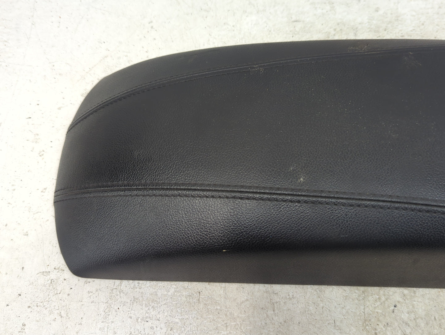 2011-2014 Hyundai Sonata Center Console Armrest Cover Lid Fits Fits 2011 2012 2013 2014 OEM Used Auto Parts - Oemusedautopar