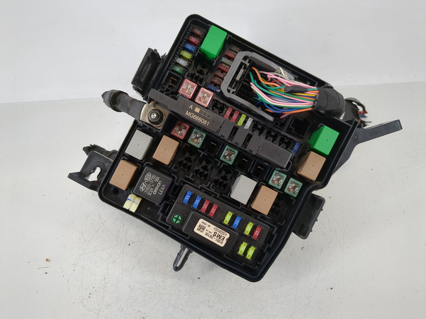 2011-2014 Hyundai Sonata Fusebox Fuse Box Panel Relay Module P/N:91941-4Z020QQH Fits Fits 2011 2012 2013 2014 OEM Used Auto 