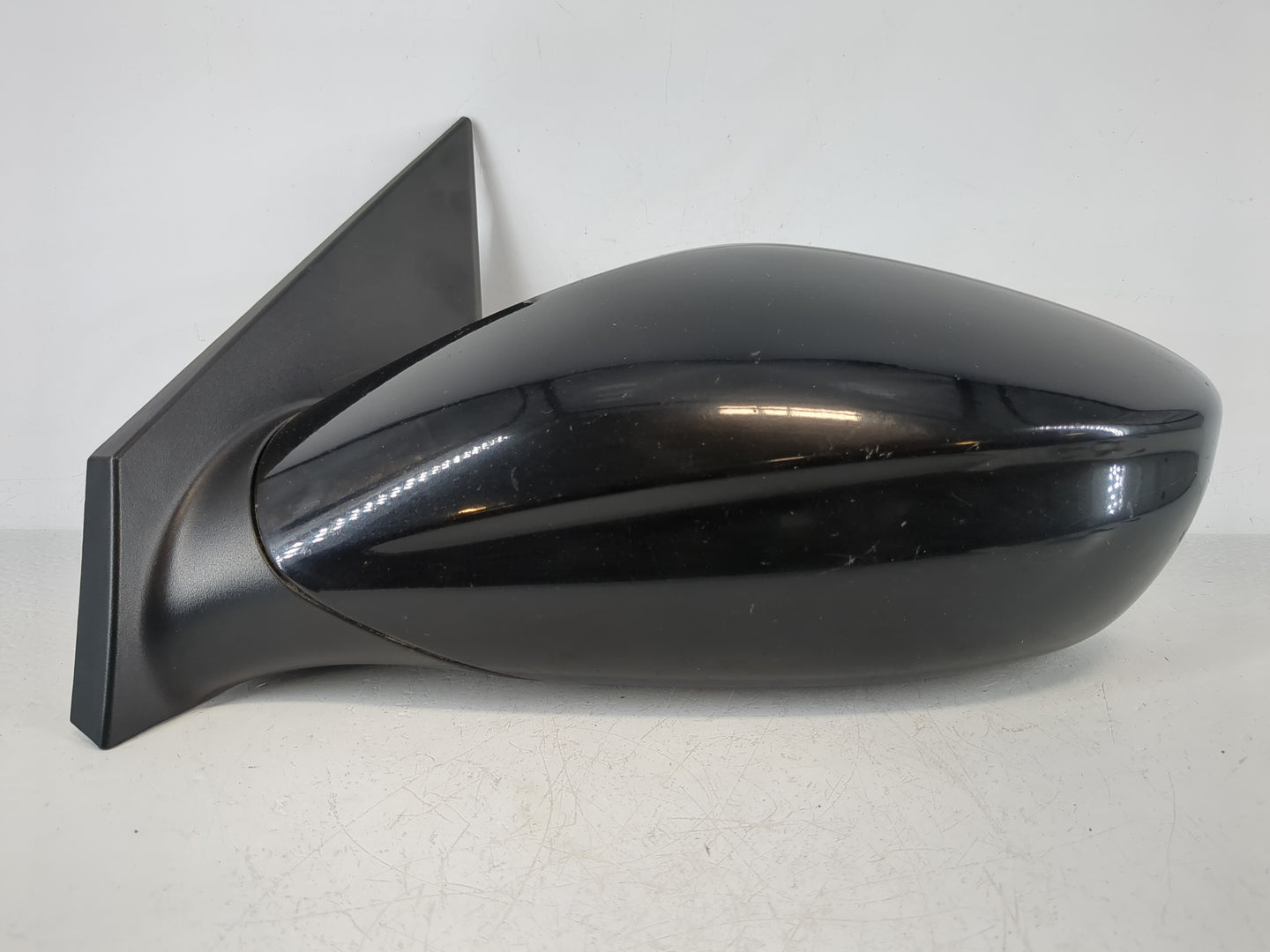 2011-2014 Hyundai Sonata Driver Side View Mirror - Left Door Mirror OEM Used - Oemusedautoparts1.com