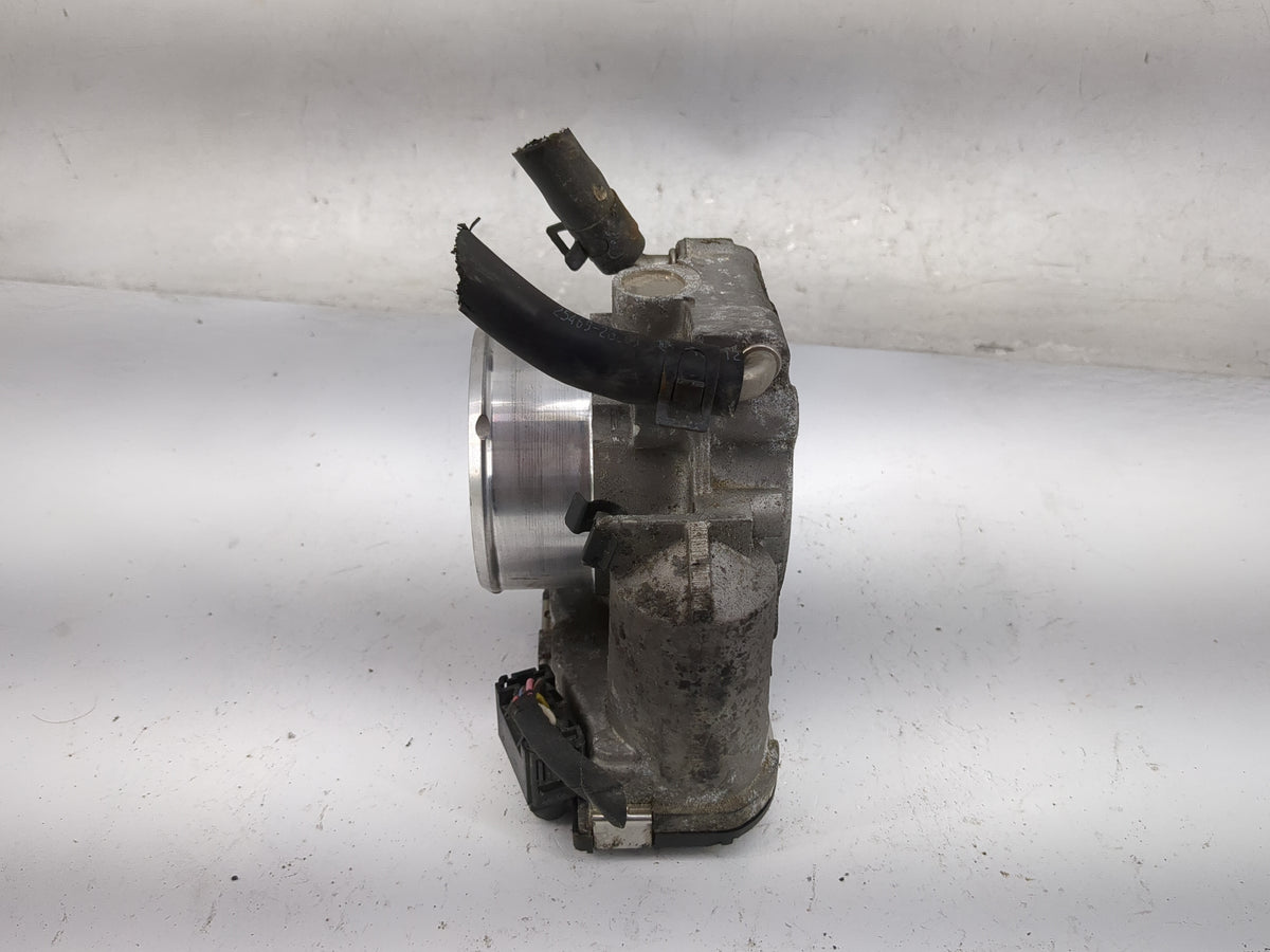 2011-2014 Hyundai Sonata Throttle Body P/N:35100-2G700 Fits Fits 2011 2012 2013 2014 2015 2016 OEM Used Auto Parts - Oemused