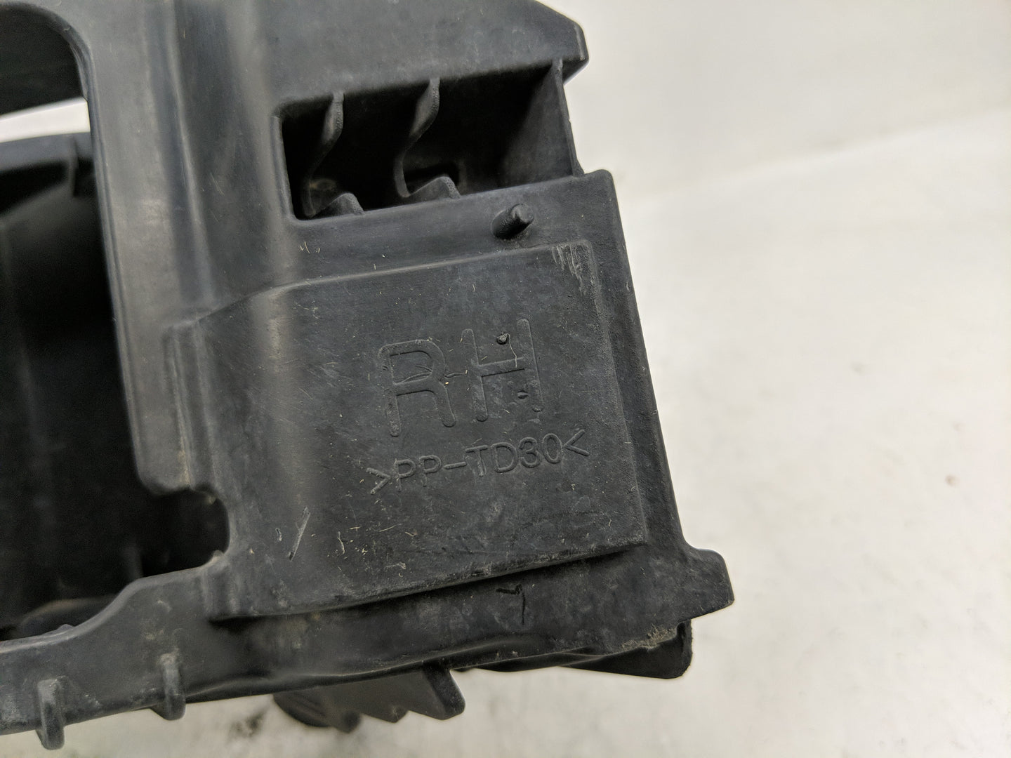 2011-2013 Hyundai Sonata Passenger Right Oem Front Light Lamp - Oemusedautoparts1.com