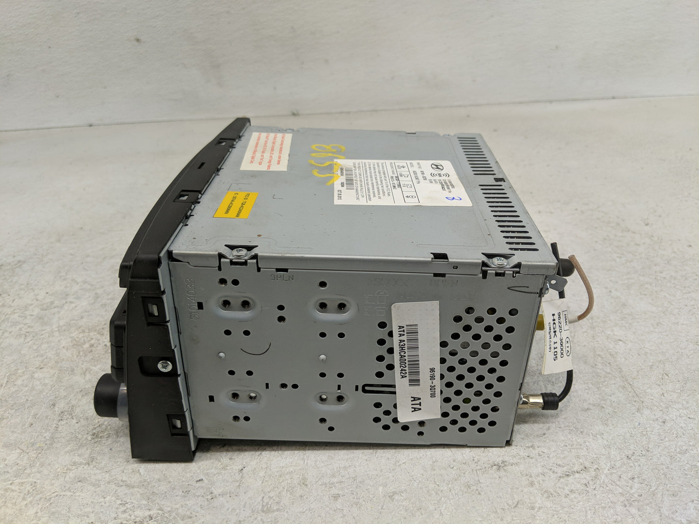 2013-2014 Hyundai Sonata Radio AM FM Cd Player Receiver Replacement P/N:96190-3Q700 Fits Fits 2013 2014 OEM Used Auto Parts 