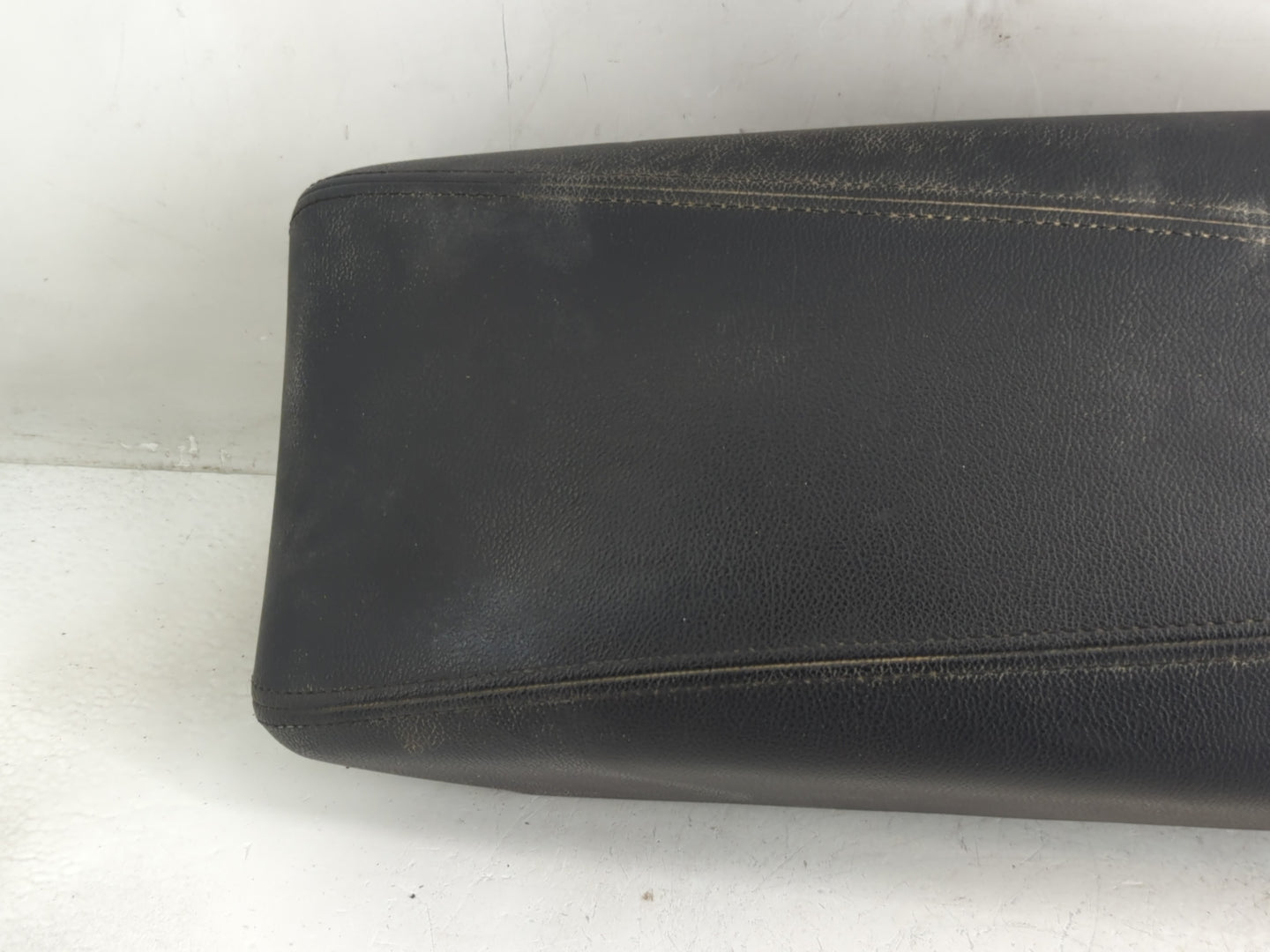 2013 Hyundai Sonata Center Console Armrest Cover Lid P/N:84660-3S000 Fits OEM Used Auto Parts - Oemusedautoparts1.com
