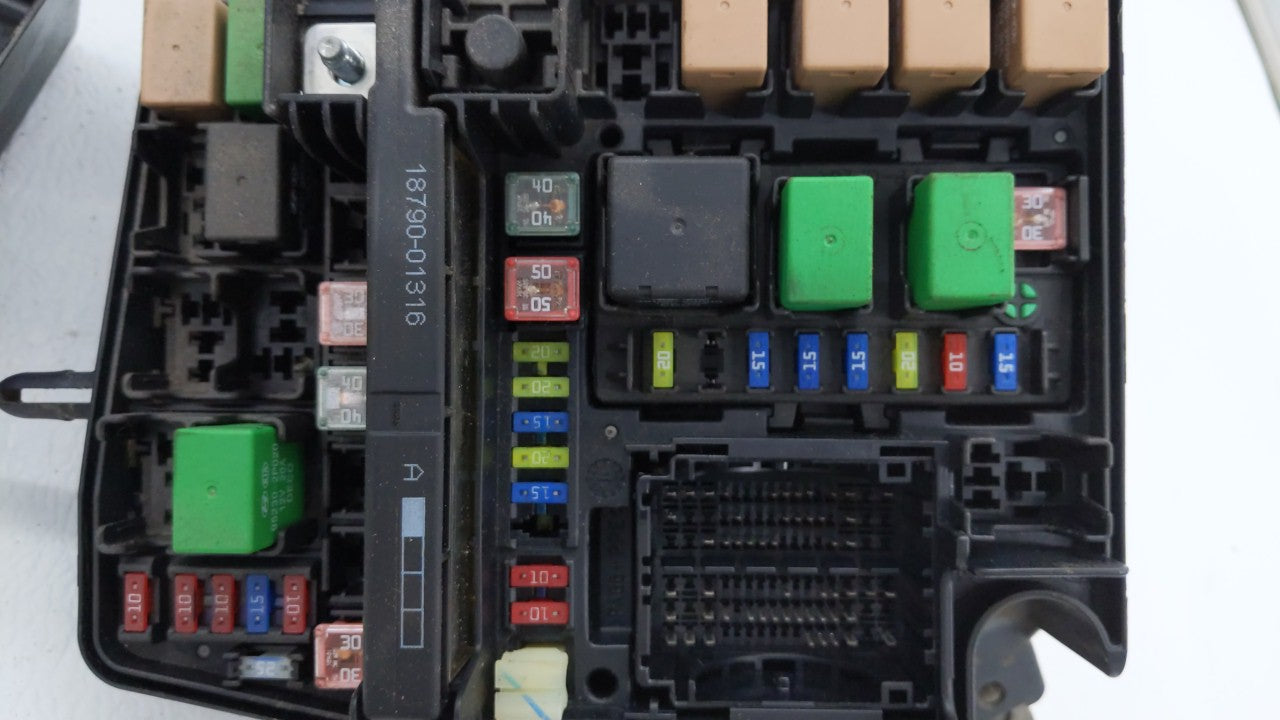 2011-2014 Hyundai Sonata Fusebox Fuse Box Panel Relay Module P/N:VS912003Q095YB VSU030Y0951783GG0260 Fits Fits 2011 2012 201