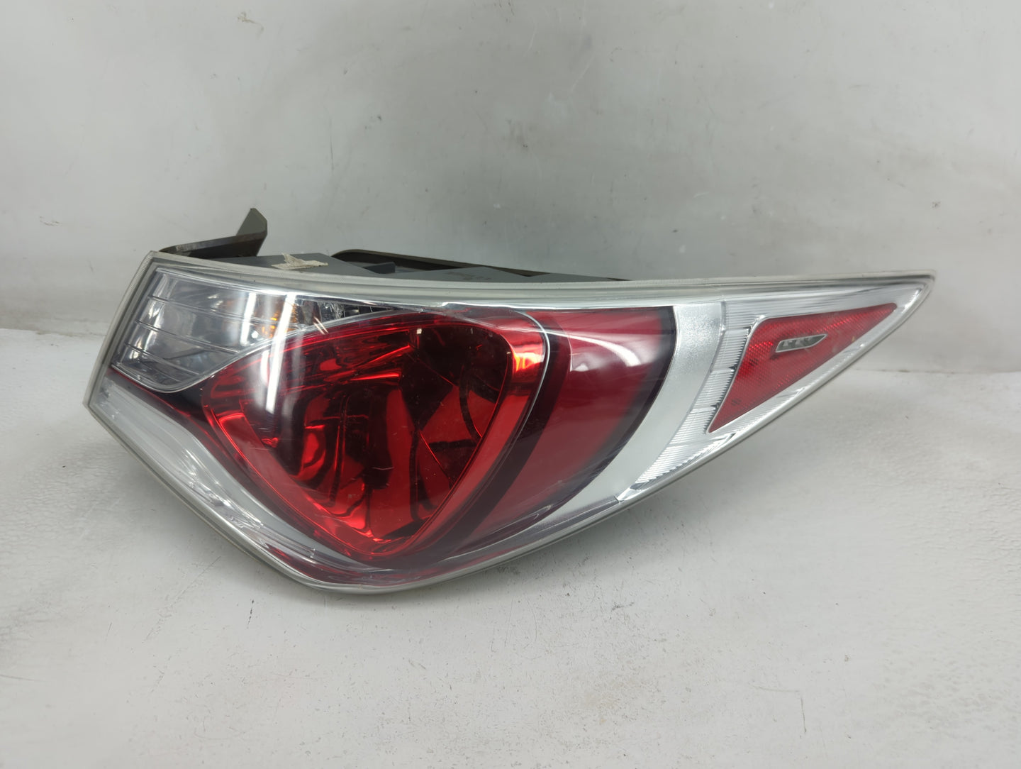2011-2015 Hyundai Sonata Tail Light Assembly Passenger Right OEM Fits Fits 2011 2012 2013 2014 2015 OEM Used Auto Parts - Oe