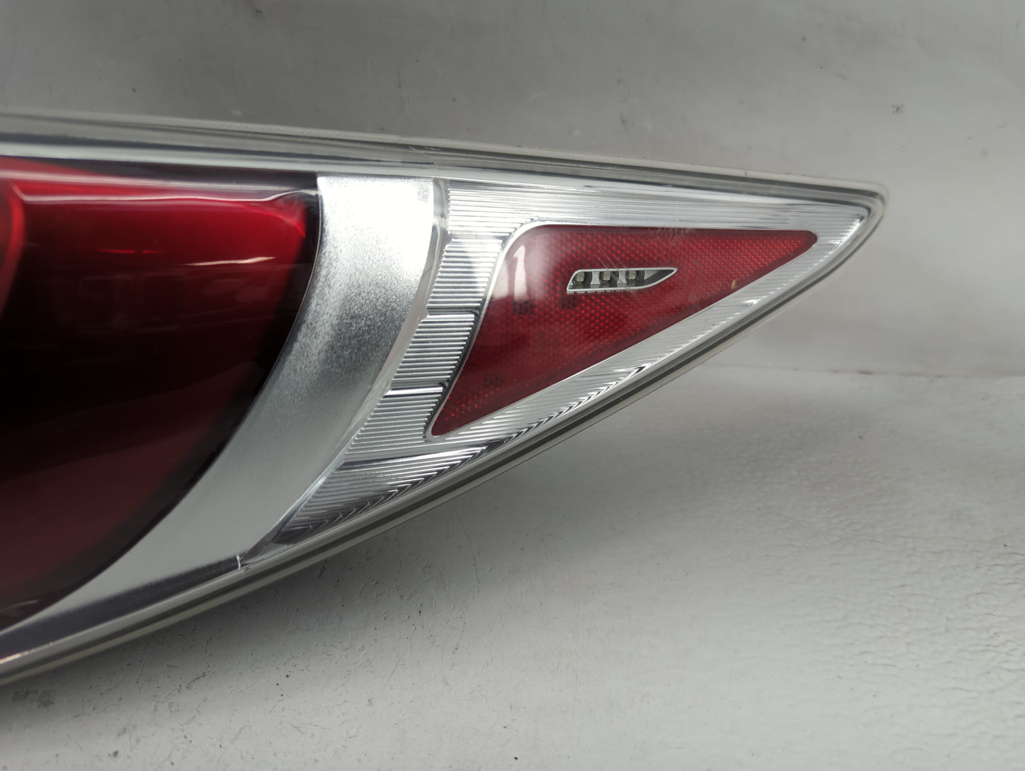 2011-2015 Hyundai Sonata Tail Light Assembly Passenger Right OEM Fits Fits 2011 2012 2013 2014 2015 OEM Used Auto Parts - Oe