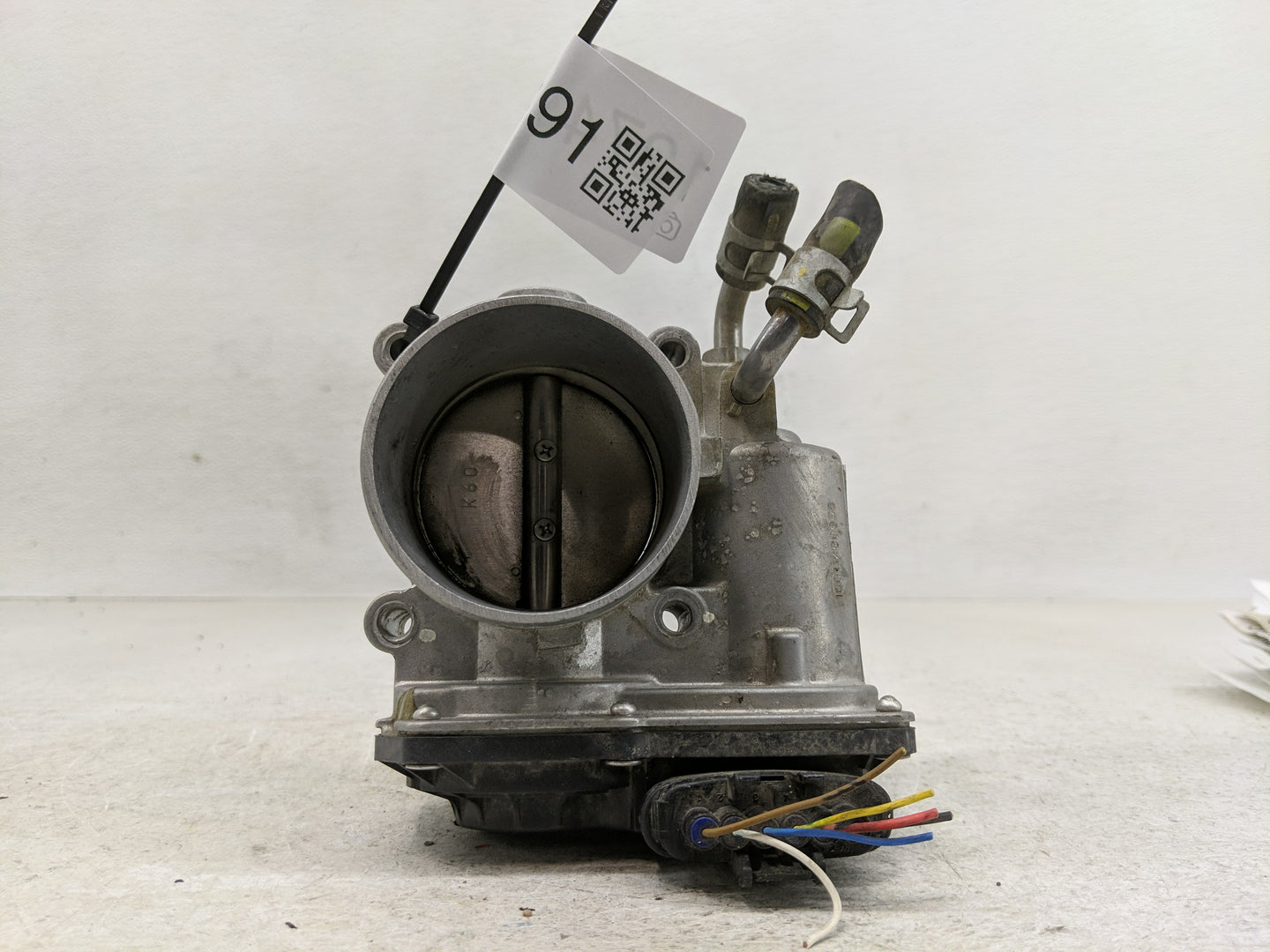 2011-2014 Hyundai Sonata Throttle Body P/N:35100-2E000 Fits Fits 2011 2012 2013 2014 2015 2016 OEM Used Auto Parts - Oemused