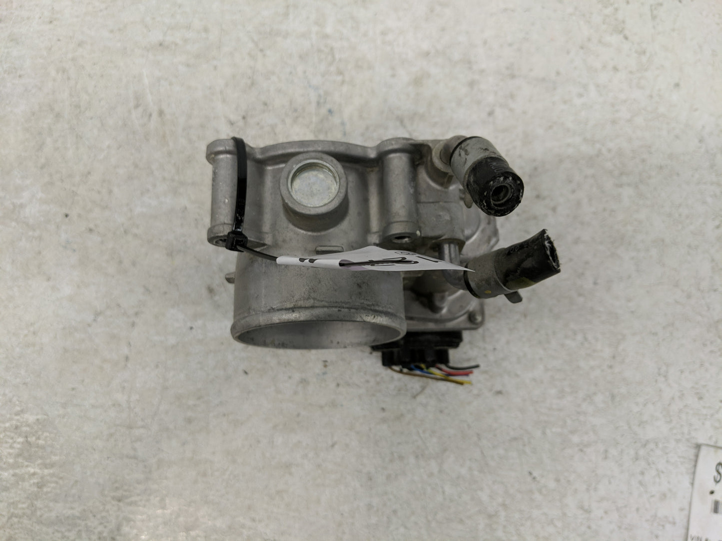2011-2014 Hyundai Sonata Throttle Body P/N:35100-2E000 Fits Fits 2011 2012 2013 2014 2015 2016 OEM Used Auto Parts - Oemused
