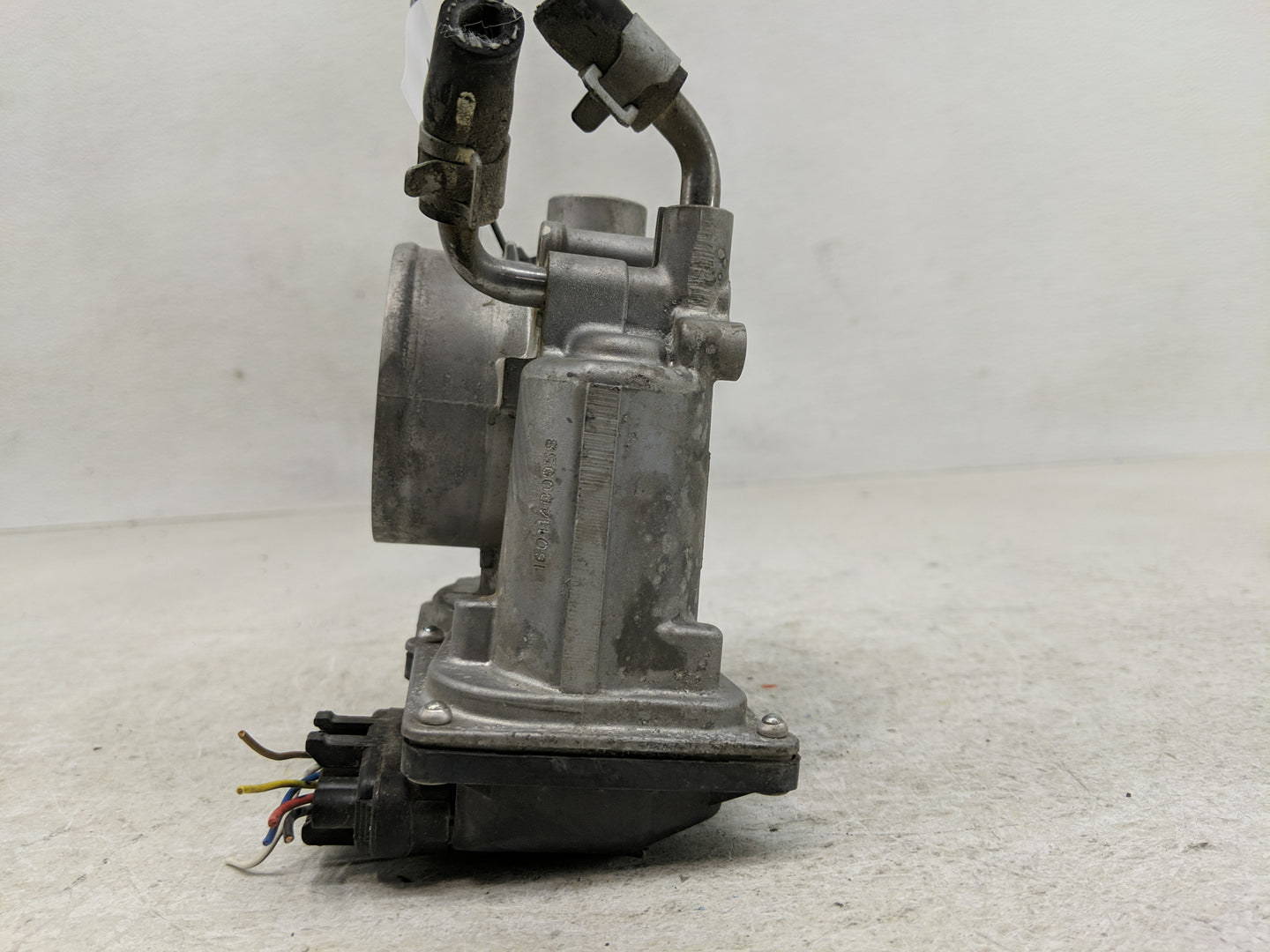 2011-2014 Hyundai Sonata Throttle Body P/N:35100-2E000 Fits Fits 2011 2012 2013 2014 2015 2016 OEM Used Auto Parts - Oemused