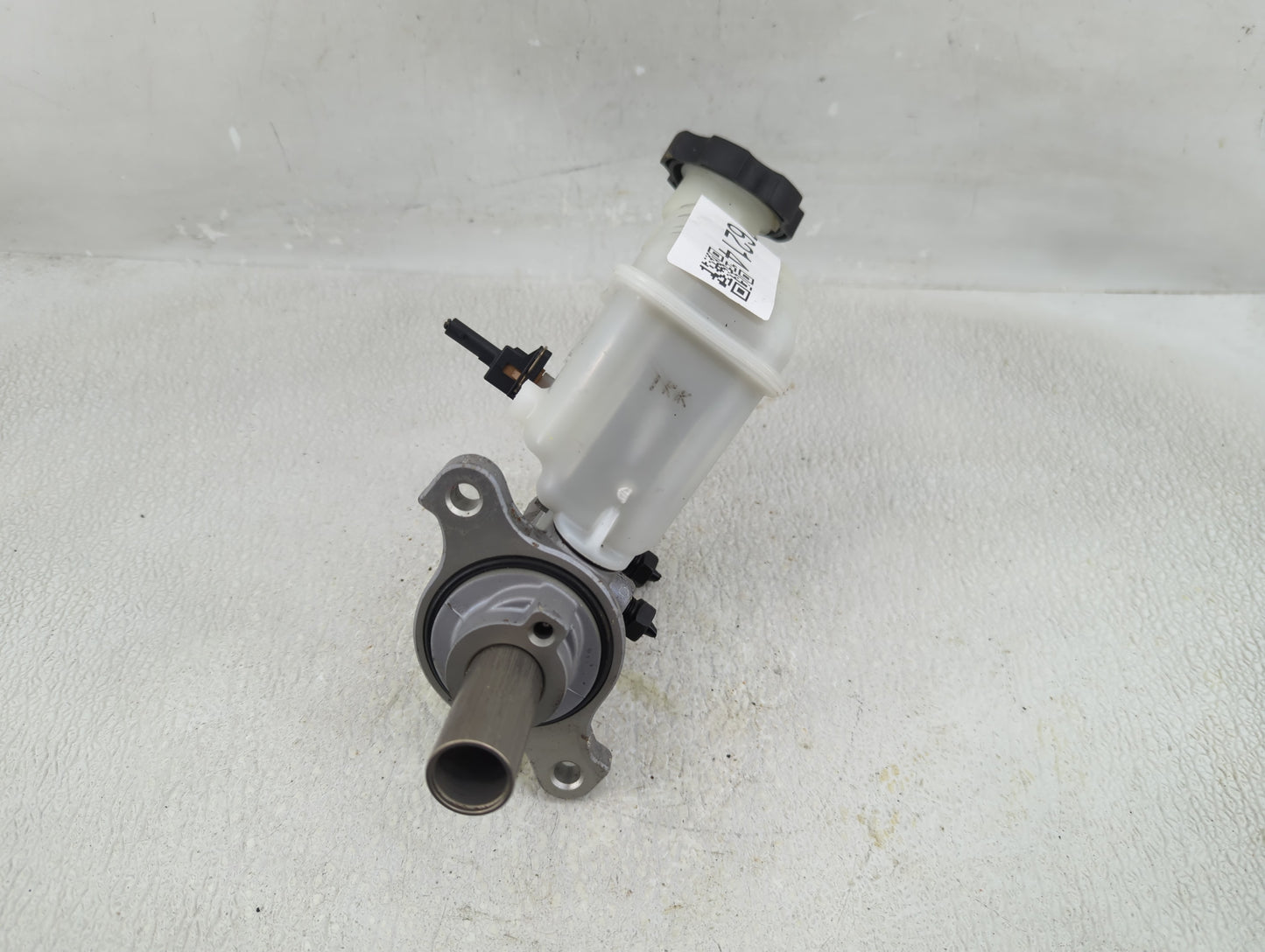 2011-2014 Hyundai Sonata Brake Master Cylinder - Oemusedautoparts1.com