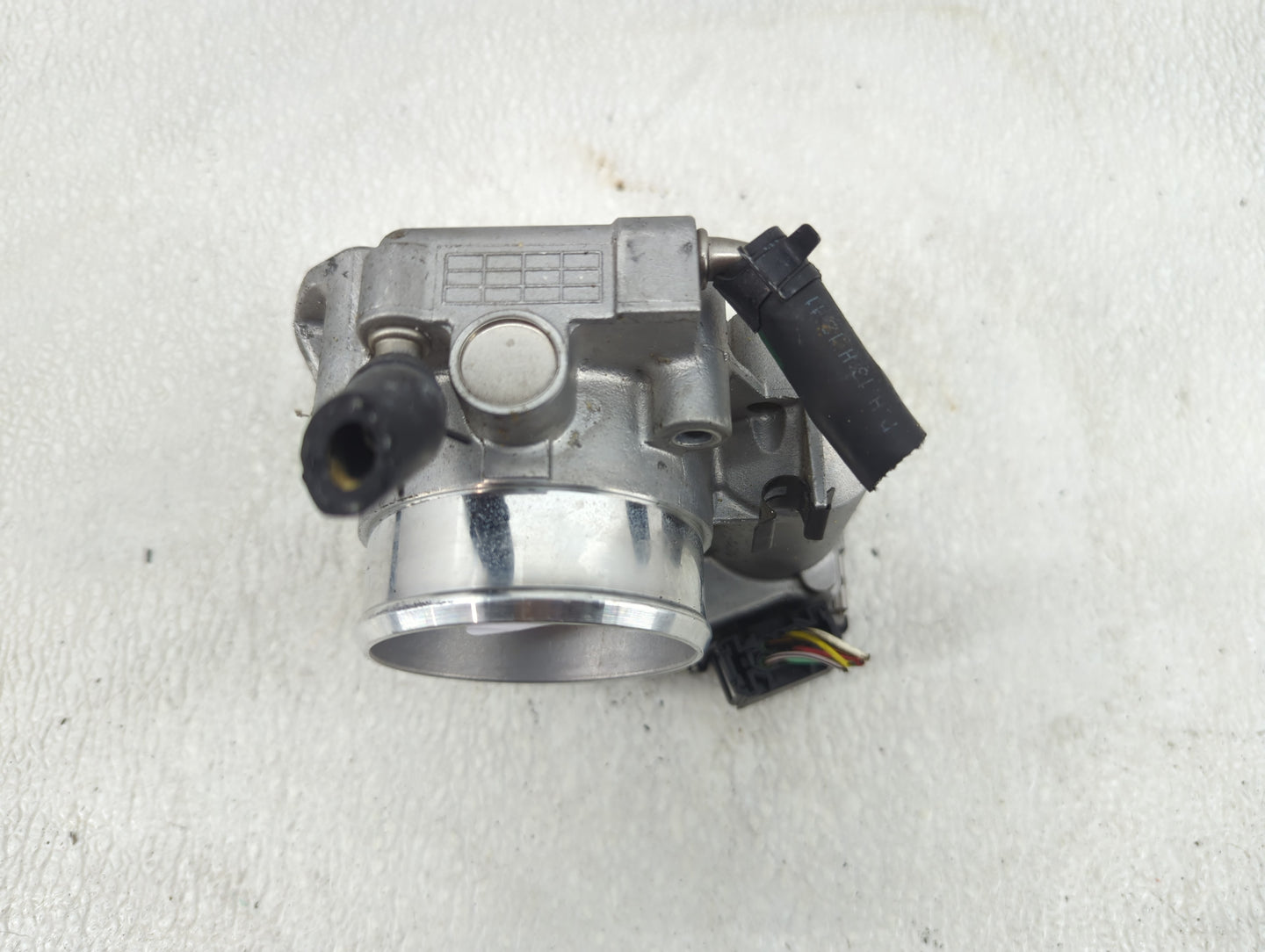 2011-2015 Hyundai Sonata Throttle Body P/N:90 4501 0020 35100-2G800 Fits Fits 2011 2012 2013 2014 2015 2016 OEM Used Auto Pa