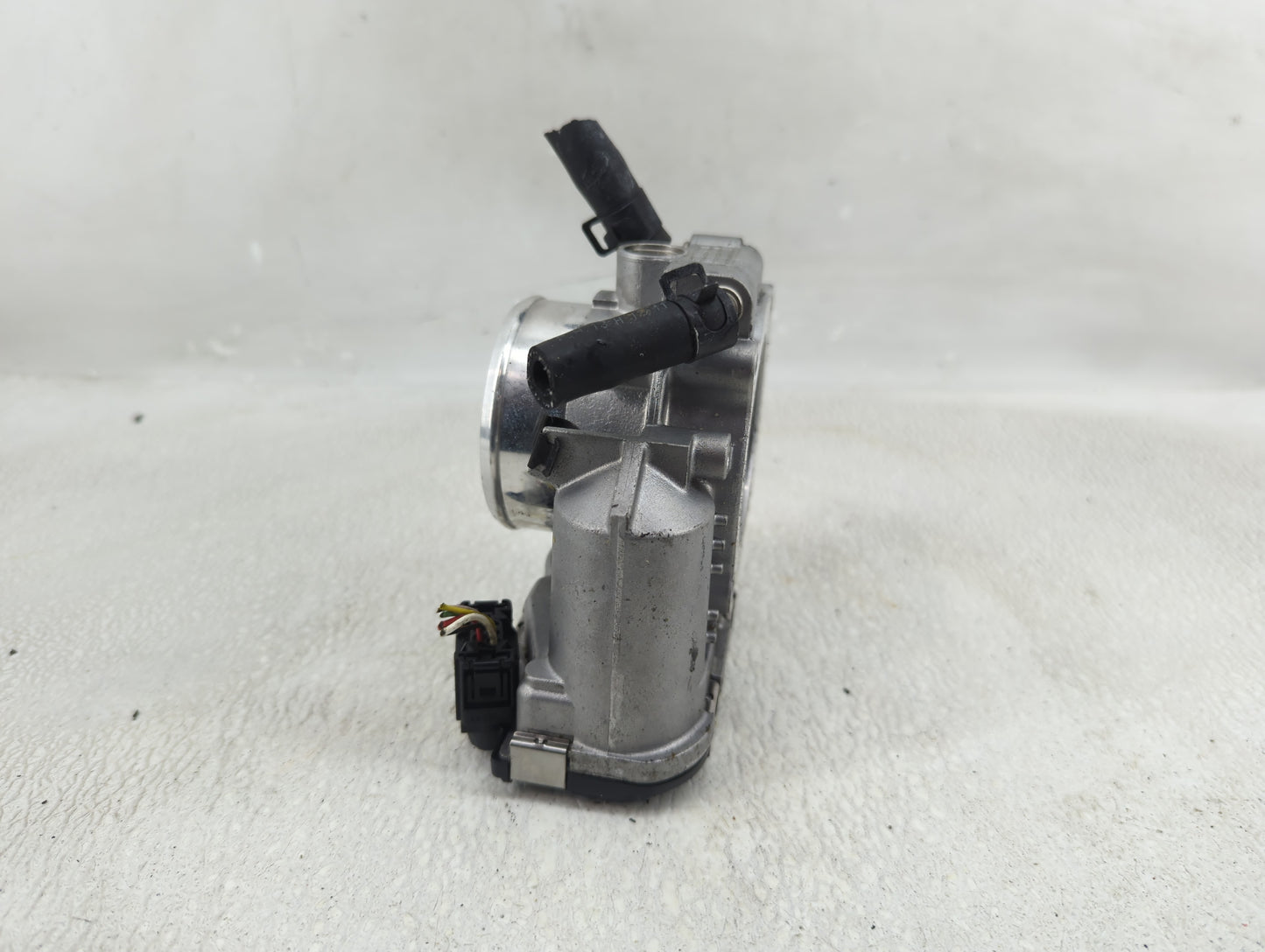 2011-2015 Hyundai Sonata Throttle Body P/N:90 4501 0020 35100-2G800 Fits Fits 2011 2012 2013 2014 2015 2016 OEM Used Auto Pa