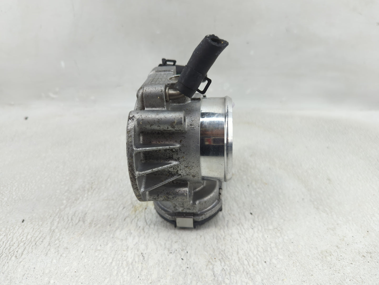 2011-2015 Hyundai Sonata Throttle Body P/N:90 4501 0020 35100-2G800 Fits Fits 2011 2012 2013 2014 2015 2016 OEM Used Auto Pa