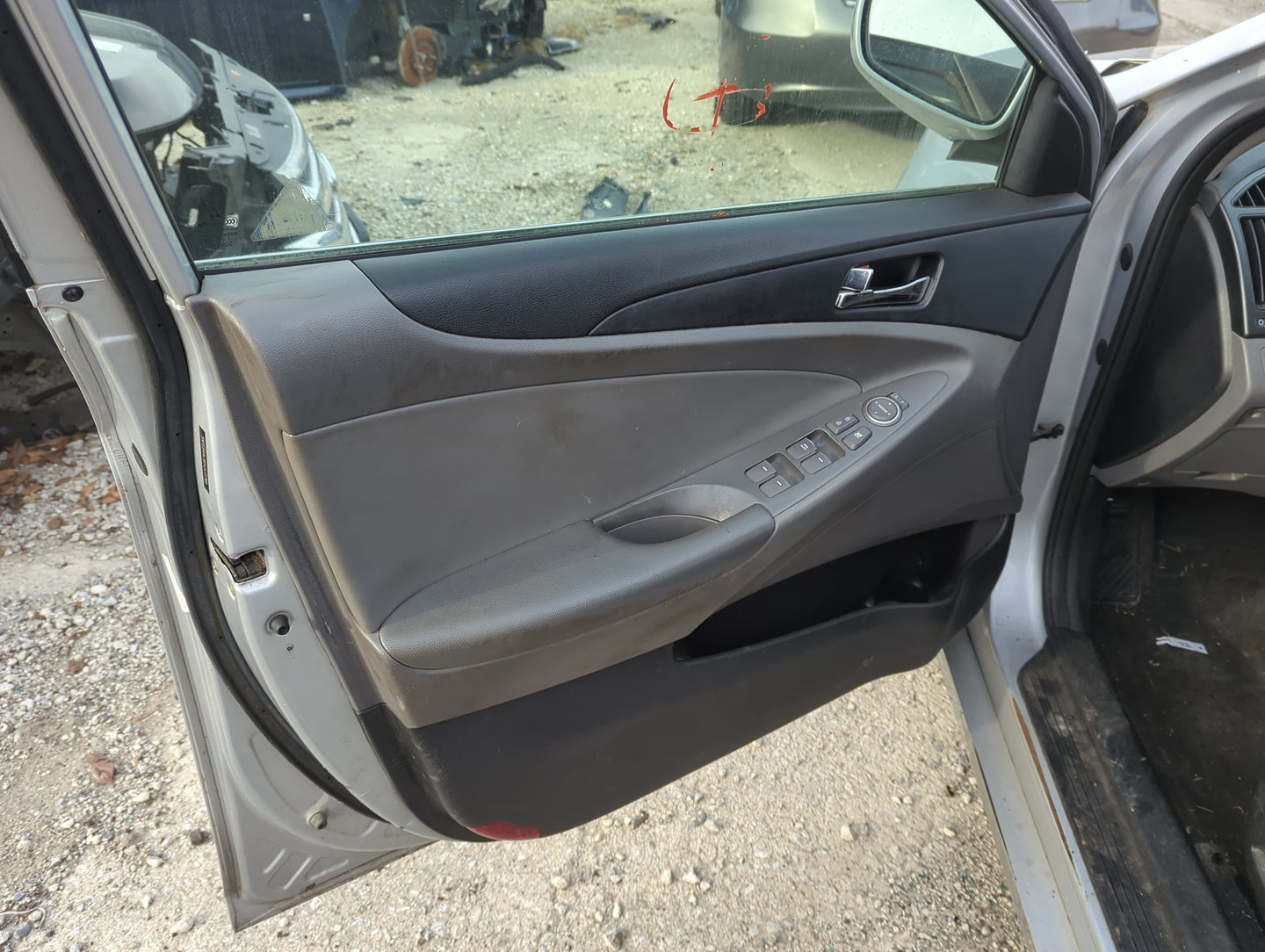 2013 Hyundai Sonata Front Left Driver Interior Door Panel Trim 1289302 - Oemusedautoparts1.com