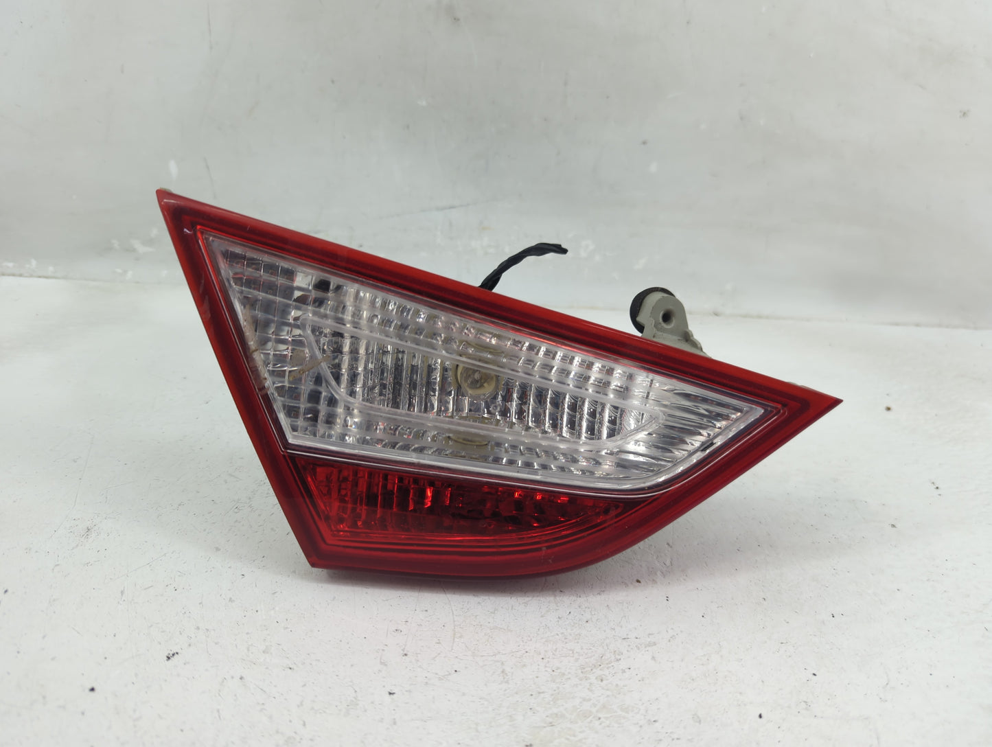 2011-2014 Hyundai Sonata Tail Light Assembly Driver Left OEM Fits Fits 2011 2012 2013 2014 OEM Used Auto Parts - Oemusedauto