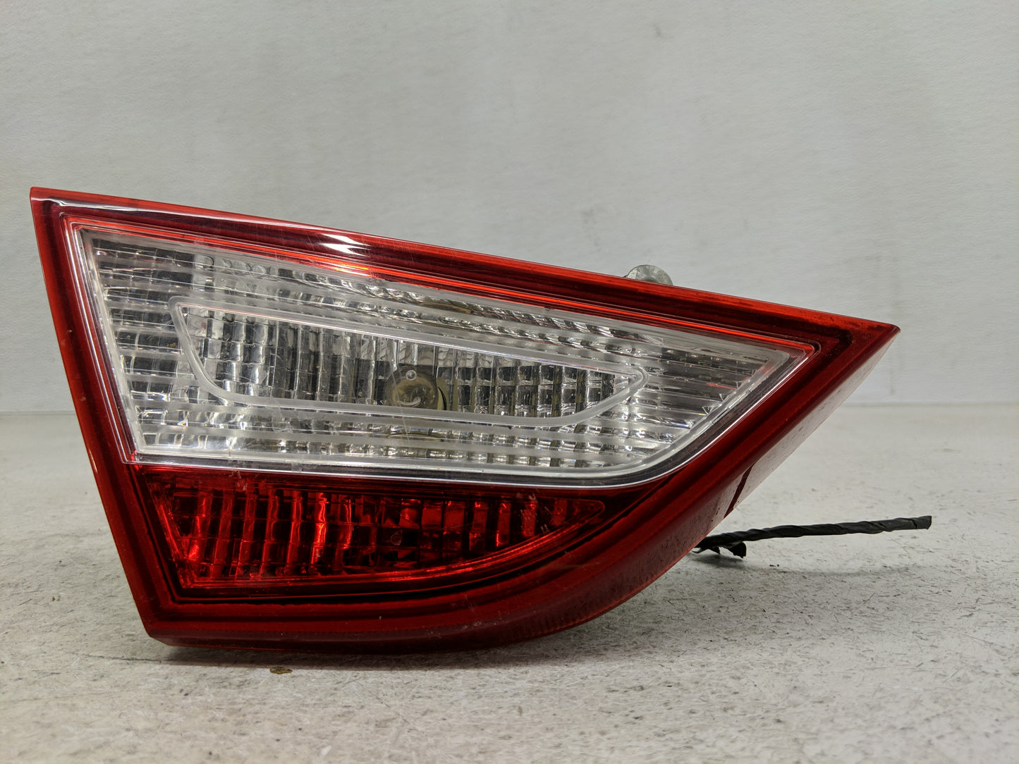 2011-2014 Hyundai Sonata Tail Light Assembly Driver Left OEM Fits Fits 2011 2012 2013 2014 OEM Used Auto Parts - Oemusedauto