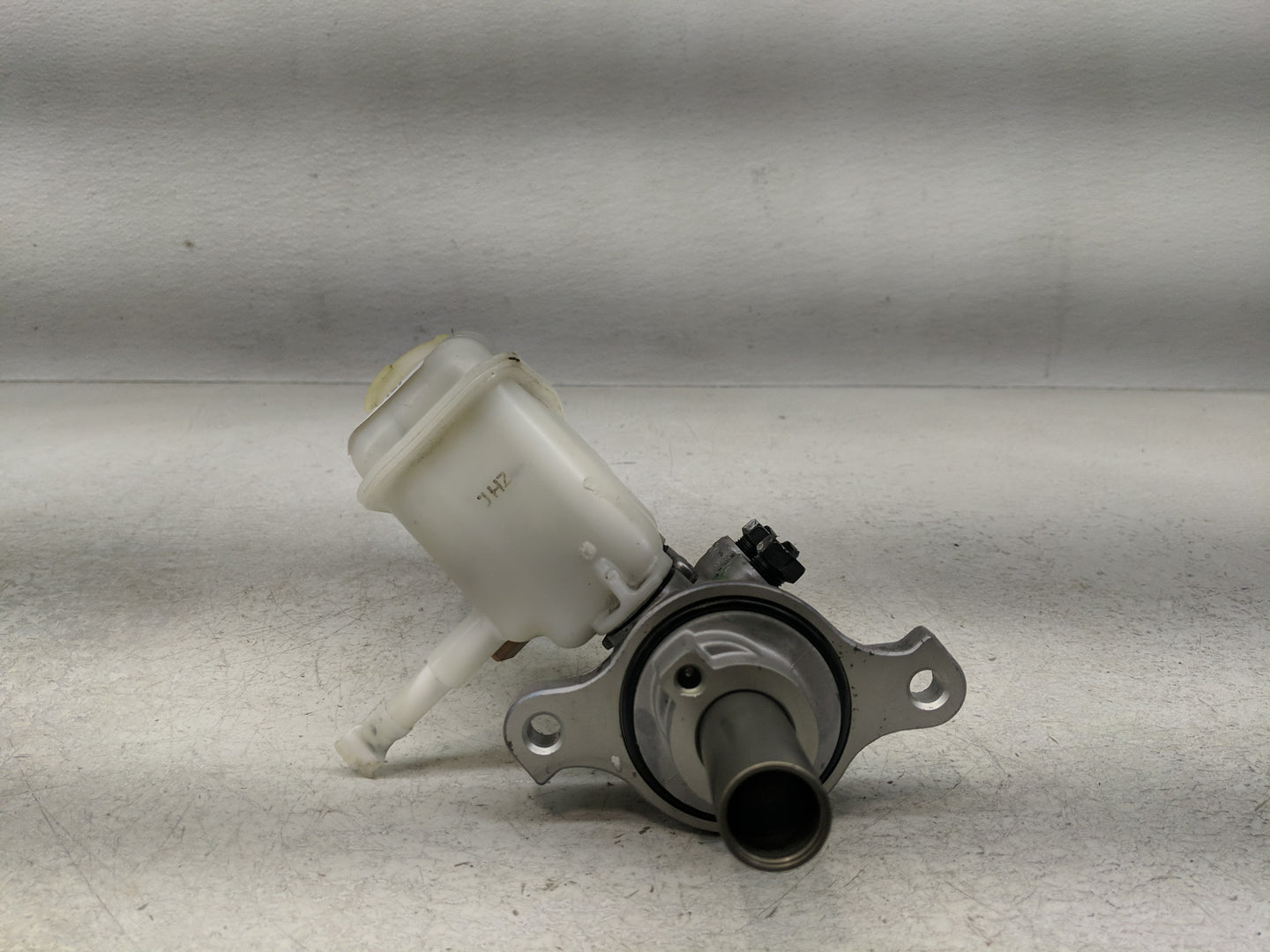 2013 Hyundai Sonata Brake Master Cylinder - Oemusedautoparts1.com