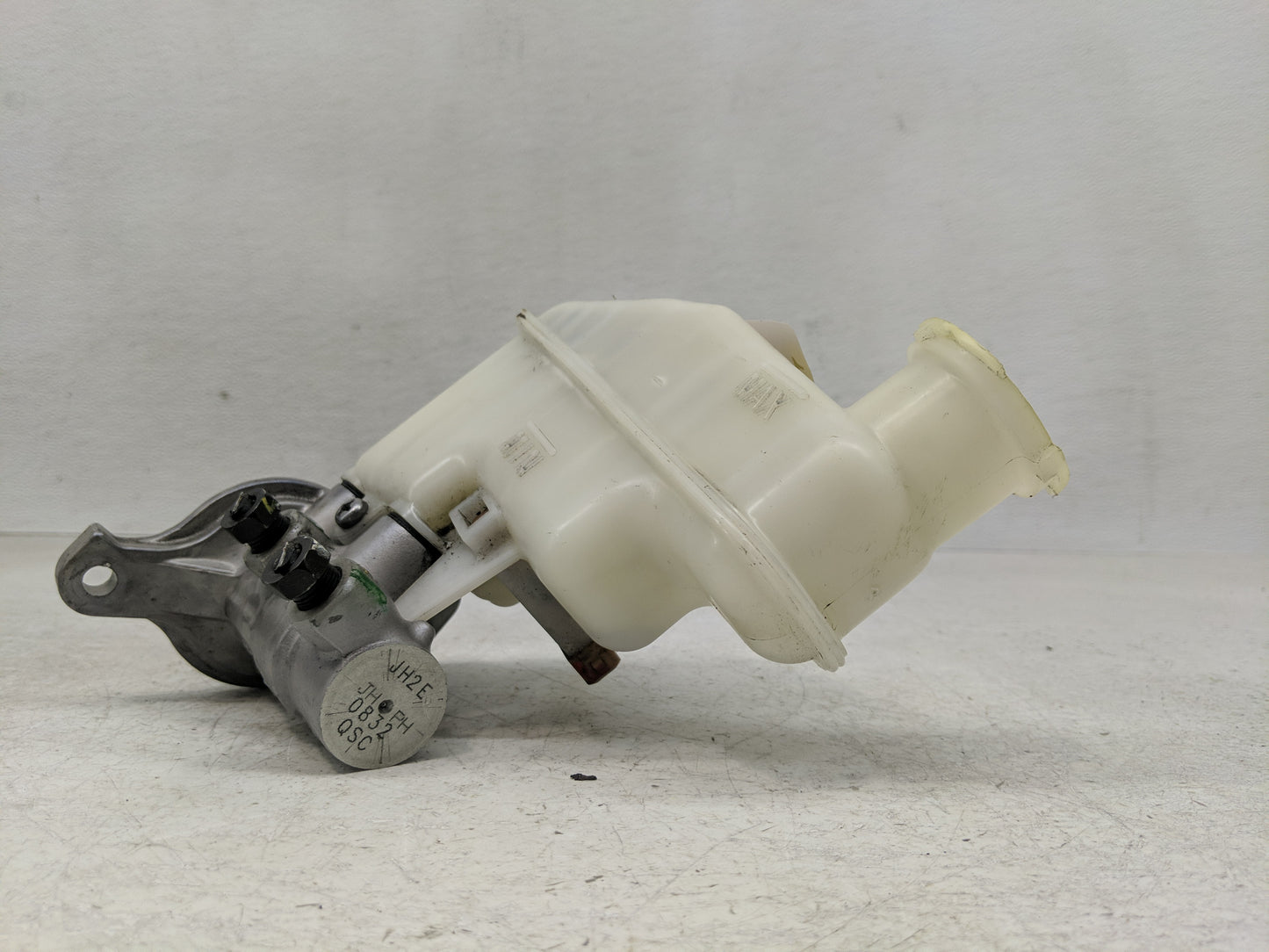 2013 Hyundai Sonata Brake Master Cylinder - Oemusedautoparts1.com