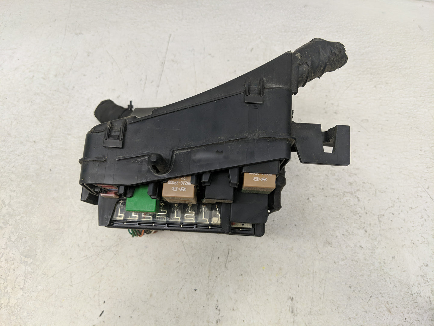 2011-2014 Hyundai Sonata Fusebox Fuse Box Panel Relay Module P/N:91950-3S740 Fits Fits 2011 2012 2013 2014 OEM Used Auto Par