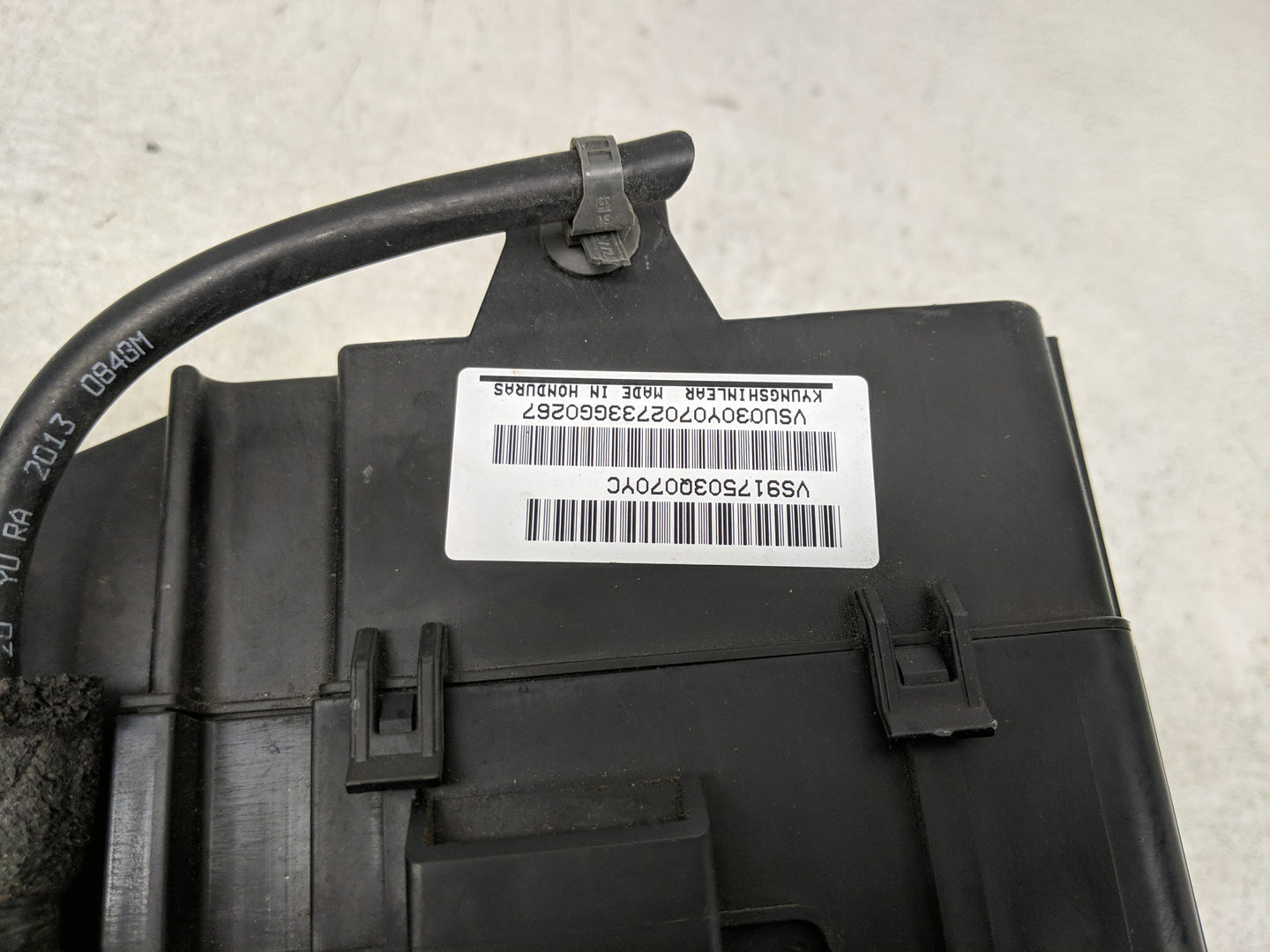 2011-2014 Hyundai Sonata Fusebox Fuse Box Panel Relay Module P/N:18790-01316 VS917503Q070YC Fits Fits 2011 2012 2013 2014 OE