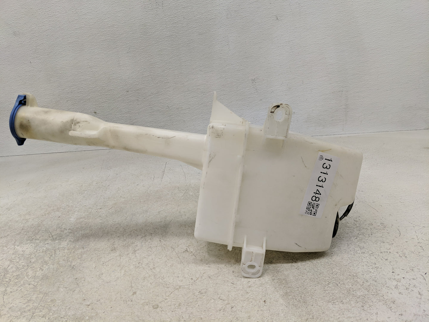 2011-2015 Hyundai Sonata Windshield Washer Fluid Reservoir Bottle Oem - Oemusedautoparts1.com
