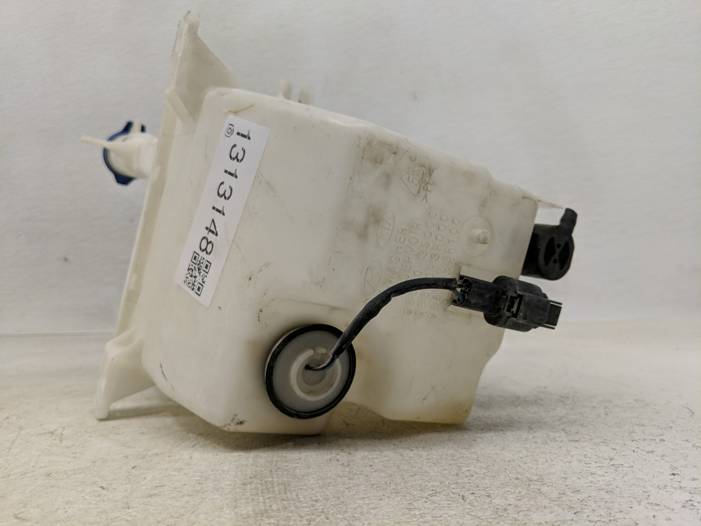 2011-2015 Hyundai Sonata Windshield Washer Fluid Reservoir Bottle Oem - Oemusedautoparts1.com