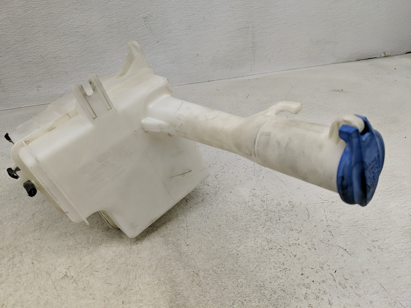 2011-2015 Hyundai Sonata Windshield Washer Fluid Reservoir Bottle Oem - Oemusedautoparts1.com