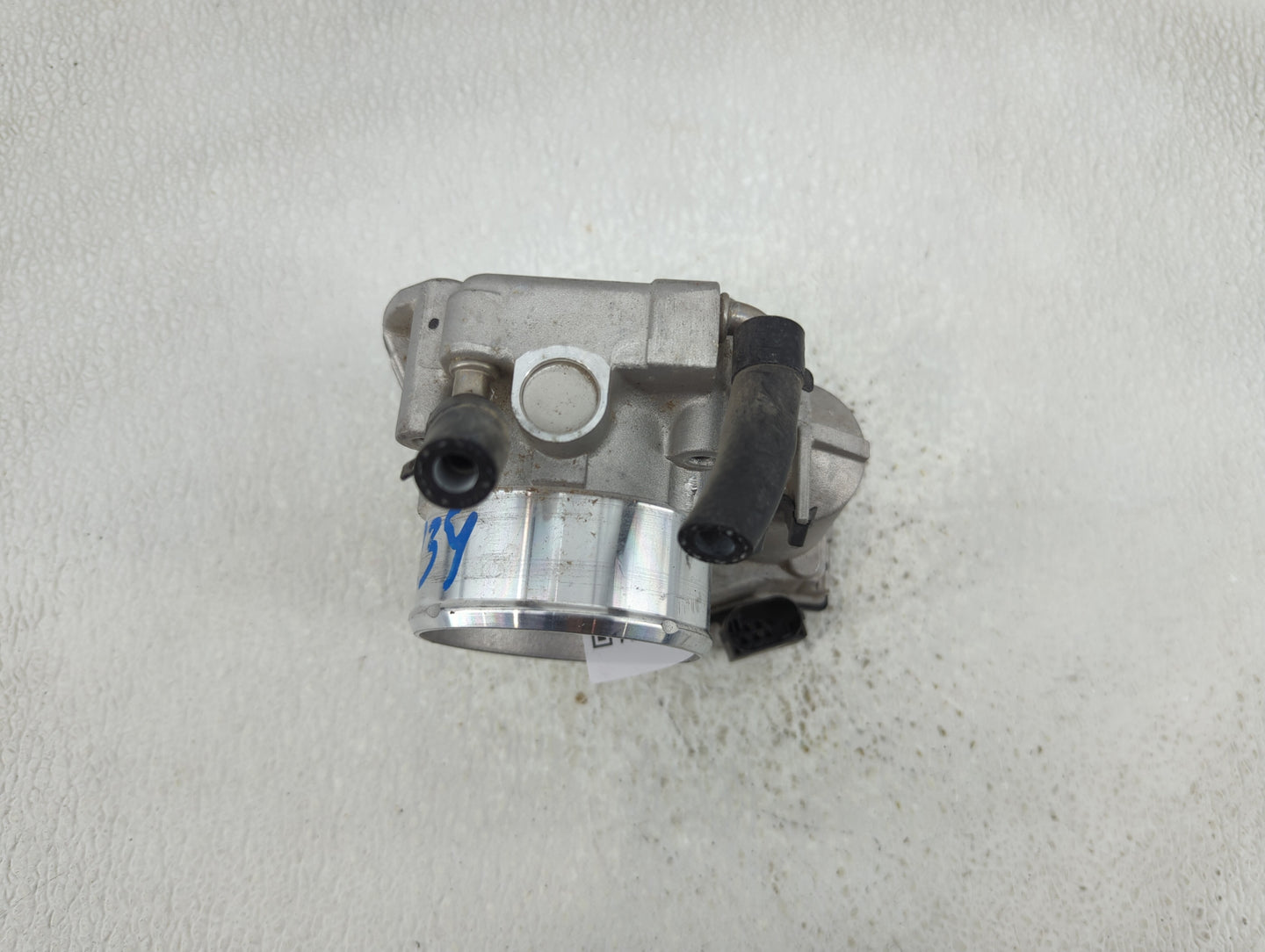 2011-2014 Hyundai Sonata Throttle Body P/N:35100-2G700 Fits Fits 2011 2012 2013 2014 2015 2016 OEM Used Auto Parts - Oemused