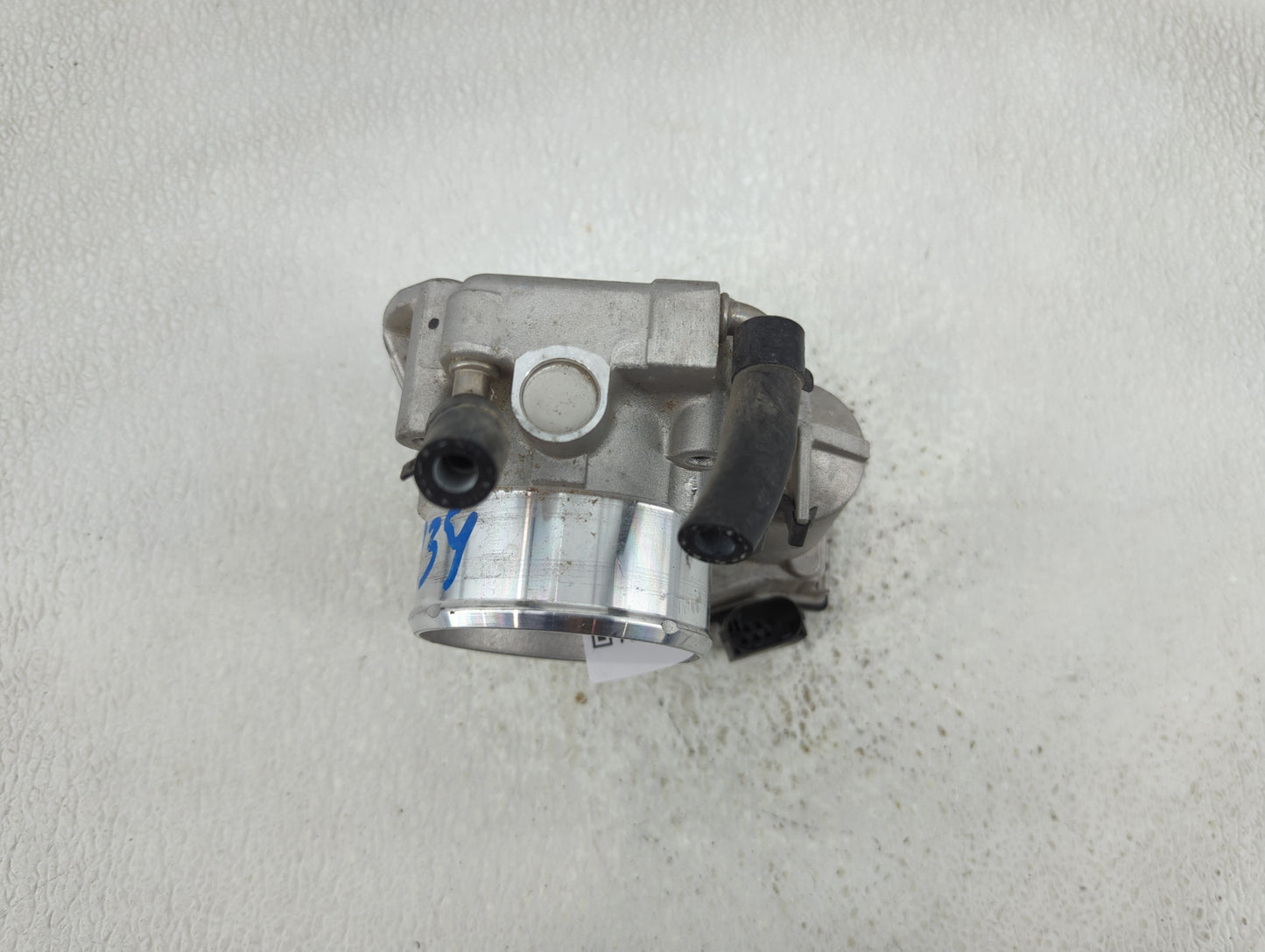 2011-2014 Hyundai Sonata Throttle Body P/N:35100-2G700 Fits Fits 2011 2012 2013 2014 2015 2016 OEM Used Auto Parts - Oemused