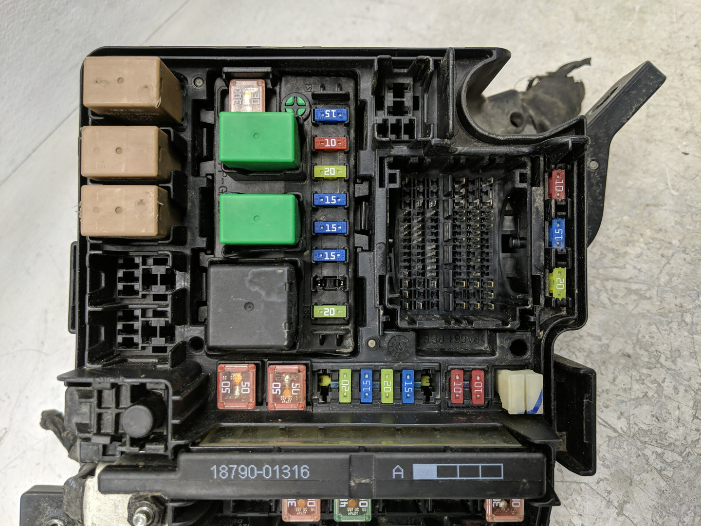 2011-2014 Hyundai Sonata Fusebox Fuse Box Panel Relay Module P/N:VS917503Q070YC 91201-3Q010 Fits Fits 2011 2012 2013 2014 OE