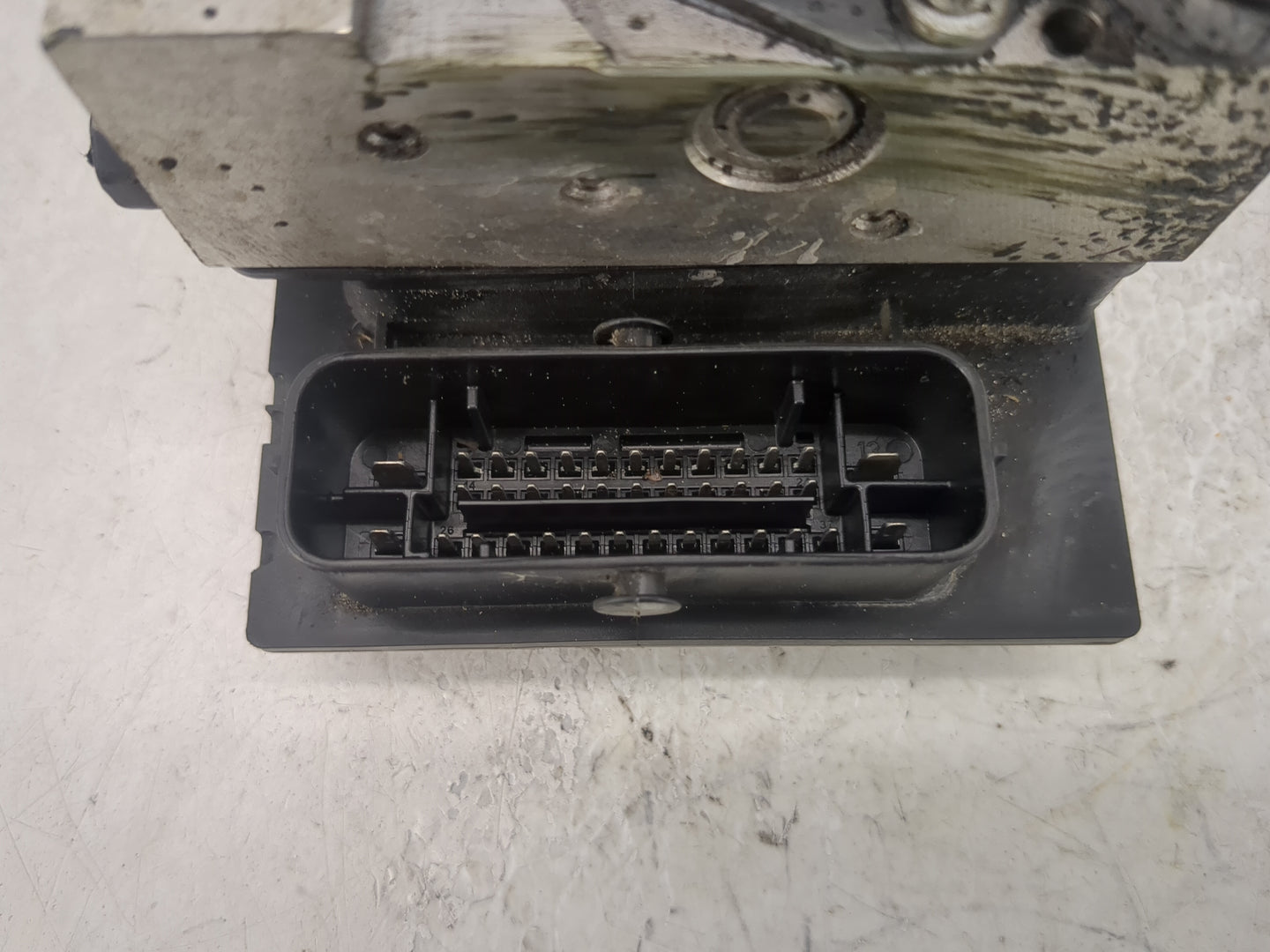 2011-2013 Hyundai Sonata ABS Pump Control Module Replacement P/N:58920-30500 0 265 238 094 Fits Fits 2011 2012 2013 OEM Used