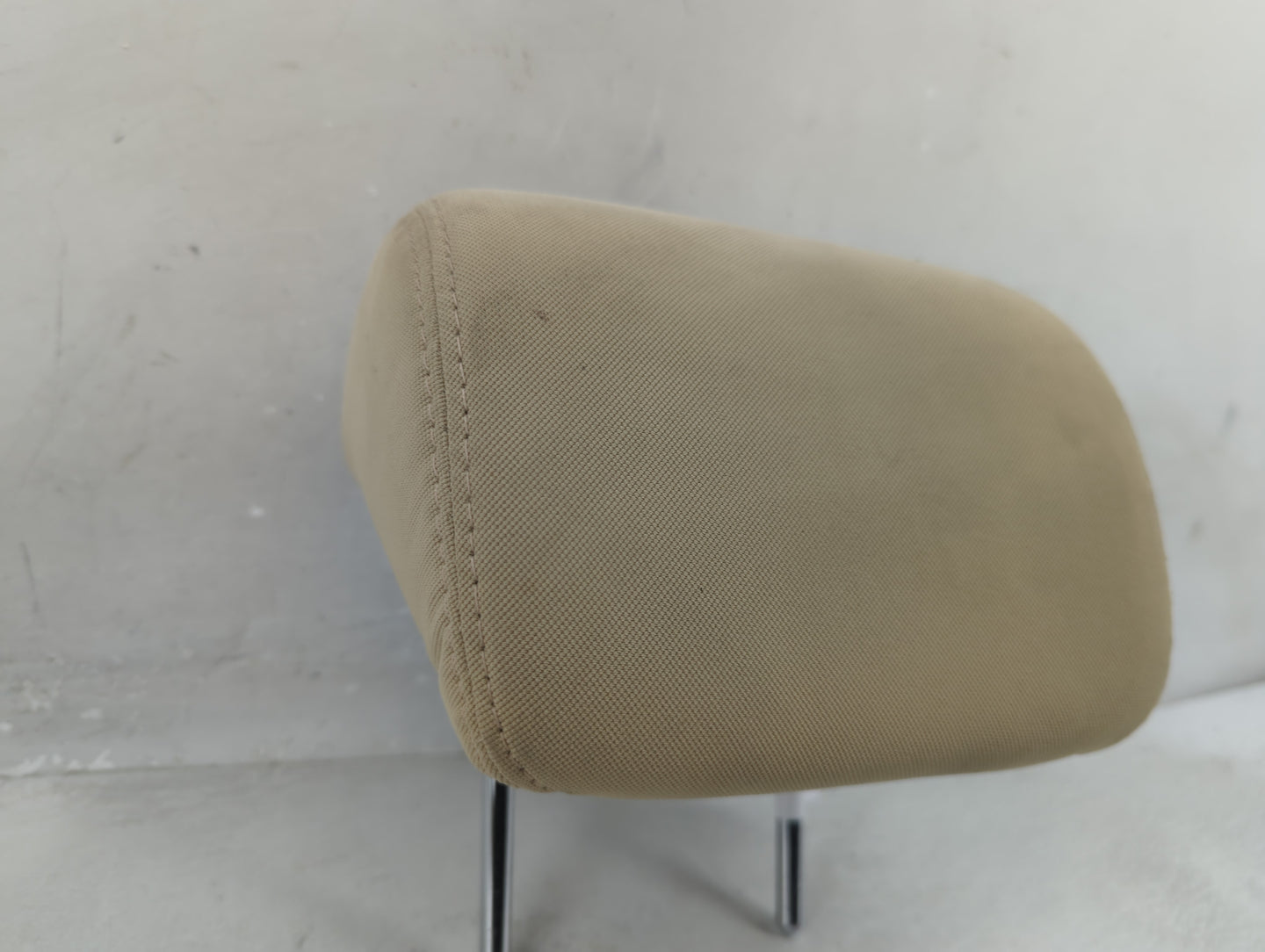 2013-2014 Hyundai Sonata Headrest Head Rest Rear Center Seat Fits Fits 2013 2014 OEM Used Auto Parts - Oemusedautoparts1.com
