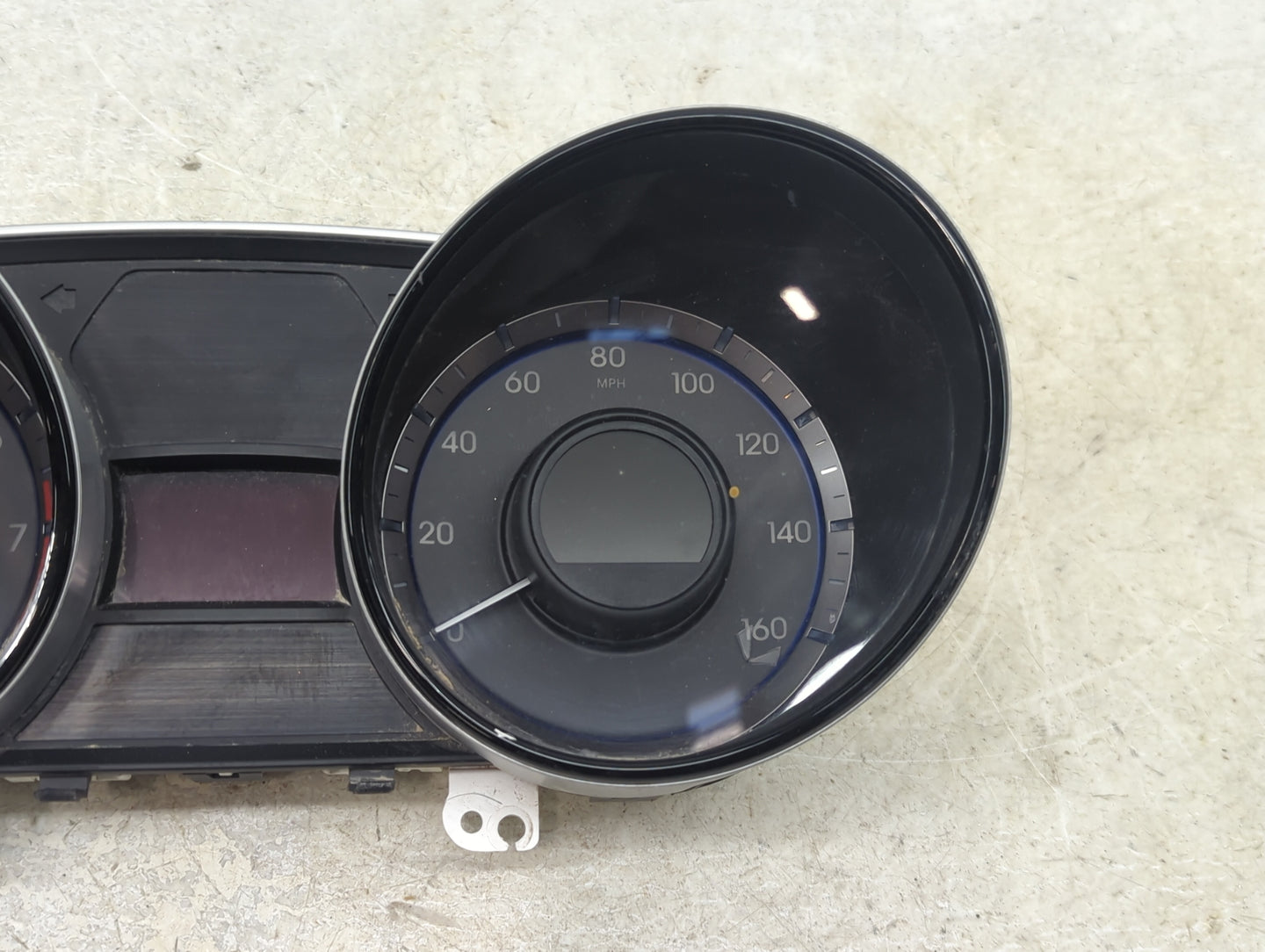 2011-2014 Hyundai Sonata Instrument Cluster Speedometer Gauges P/N:94001-3Q014 Fits Fits 2011 2012 2013 2014 OEM Used Auto P