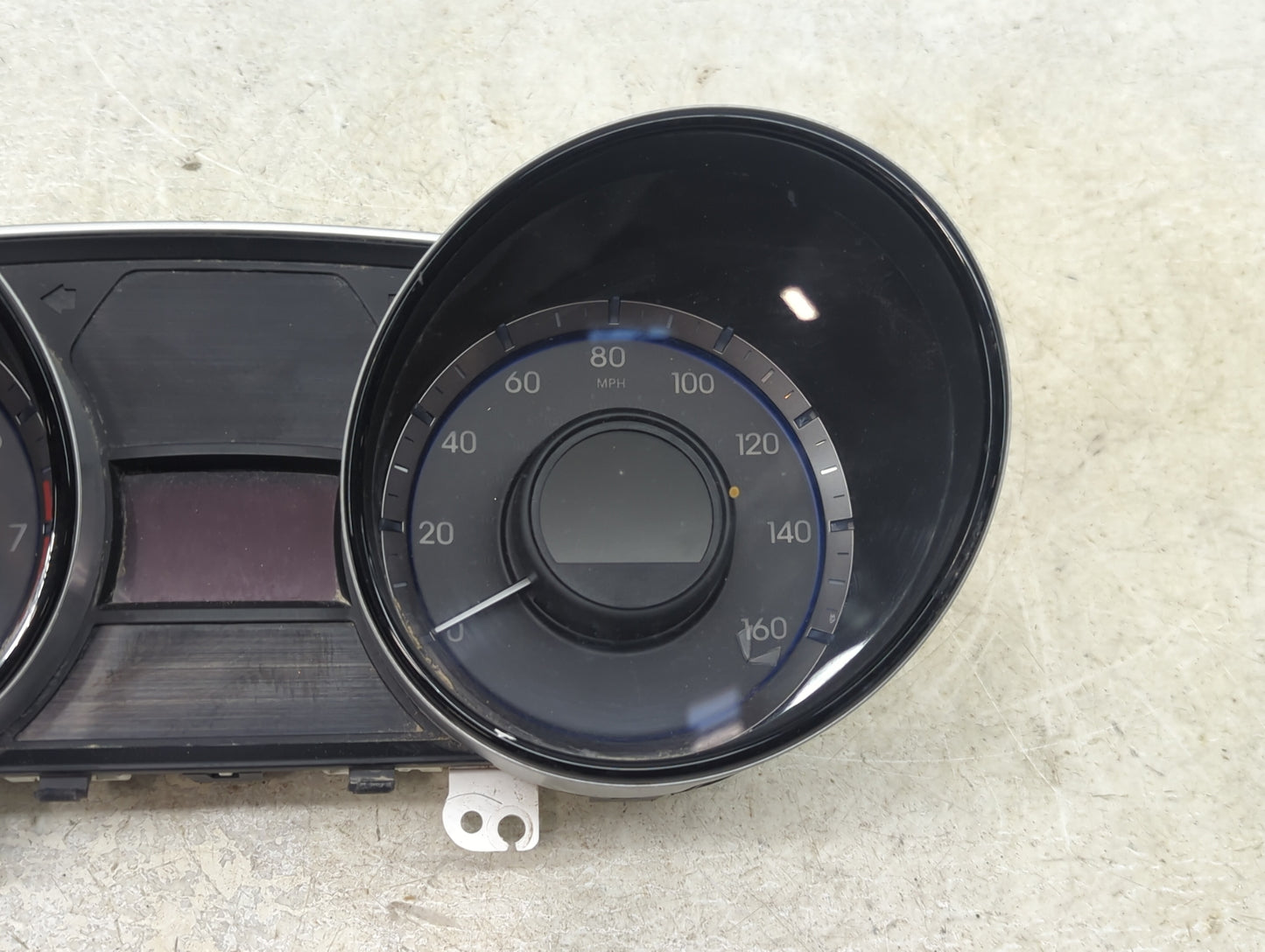 2011-2014 Hyundai Sonata Instrument Cluster Speedometer Gauges P/N:94001-3Q014 Fits Fits 2011 2012 2013 2014 OEM Used Auto P