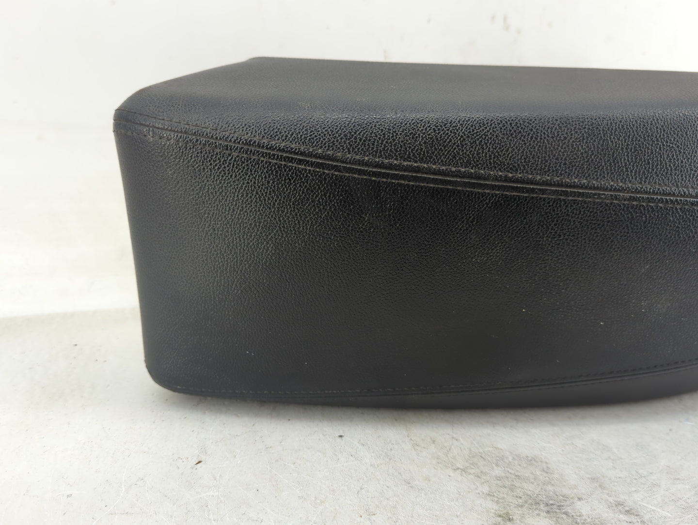 2013 Hyundai Sonata Center Console Armrest Cover Lid Fits OEM Used Auto Parts - Oemusedautoparts1.com