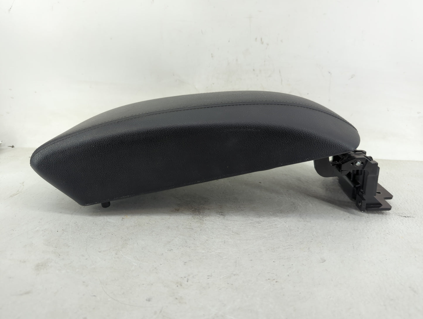 2013 Hyundai Sonata Center Console Armrest Cover Lid Fits OEM Used Auto Parts - Oemusedautoparts1.com