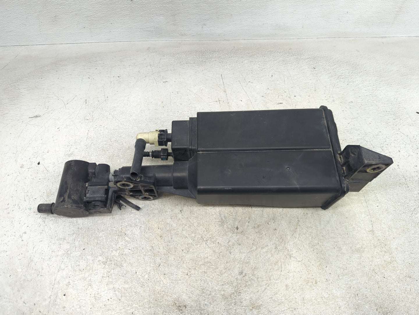 2013 Hyundai Sonata Fuel Vapor Charcoal Canister - Oemusedautoparts1.com