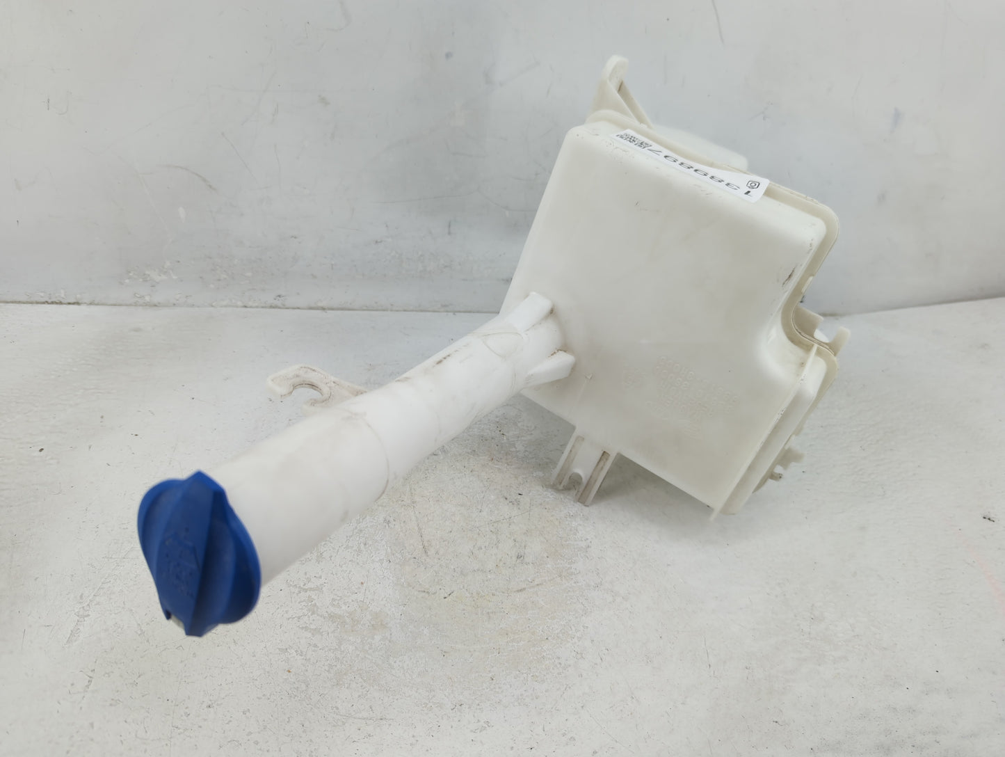 2011-2015 Hyundai Sonata Windshield Washer Fluid Reservoir Bottle Oem - Oemusedautoparts1.com