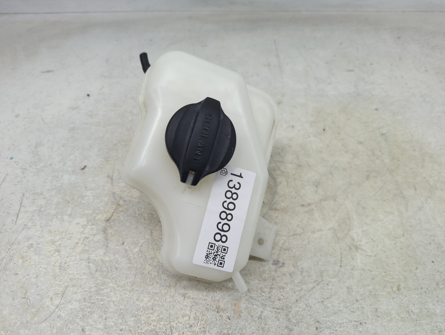 2011-2015 Hyundai Sonata Radiator Coolant Overflow Expansion Tank Bottle 1389898 - Oemusedautoparts1.com