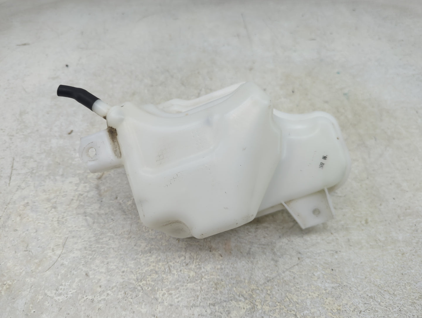 2011-2015 Hyundai Sonata Radiator Coolant Overflow Expansion Tank Bottle - Oemusedautoparts1.com
