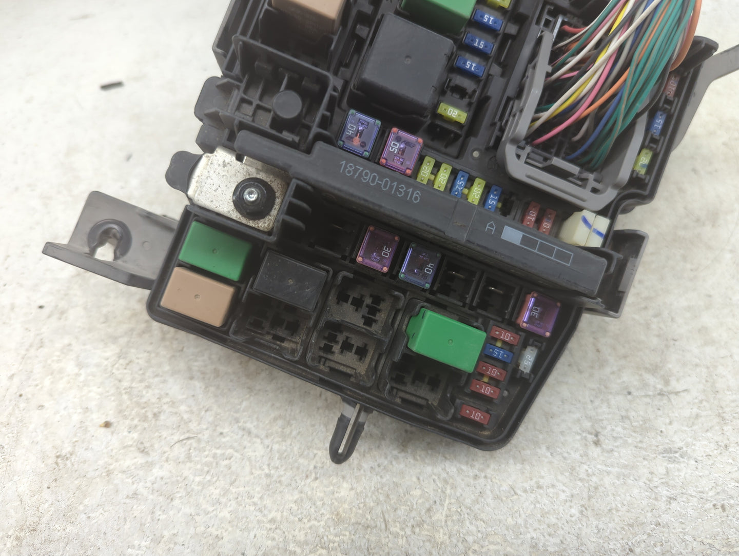 2011-2014 Hyundai Sonata Fusebox Fuse Box Panel Relay Module P/N:91950-3S711 Fits Fits 2011 2012 2013 2014 OEM Used Auto Par