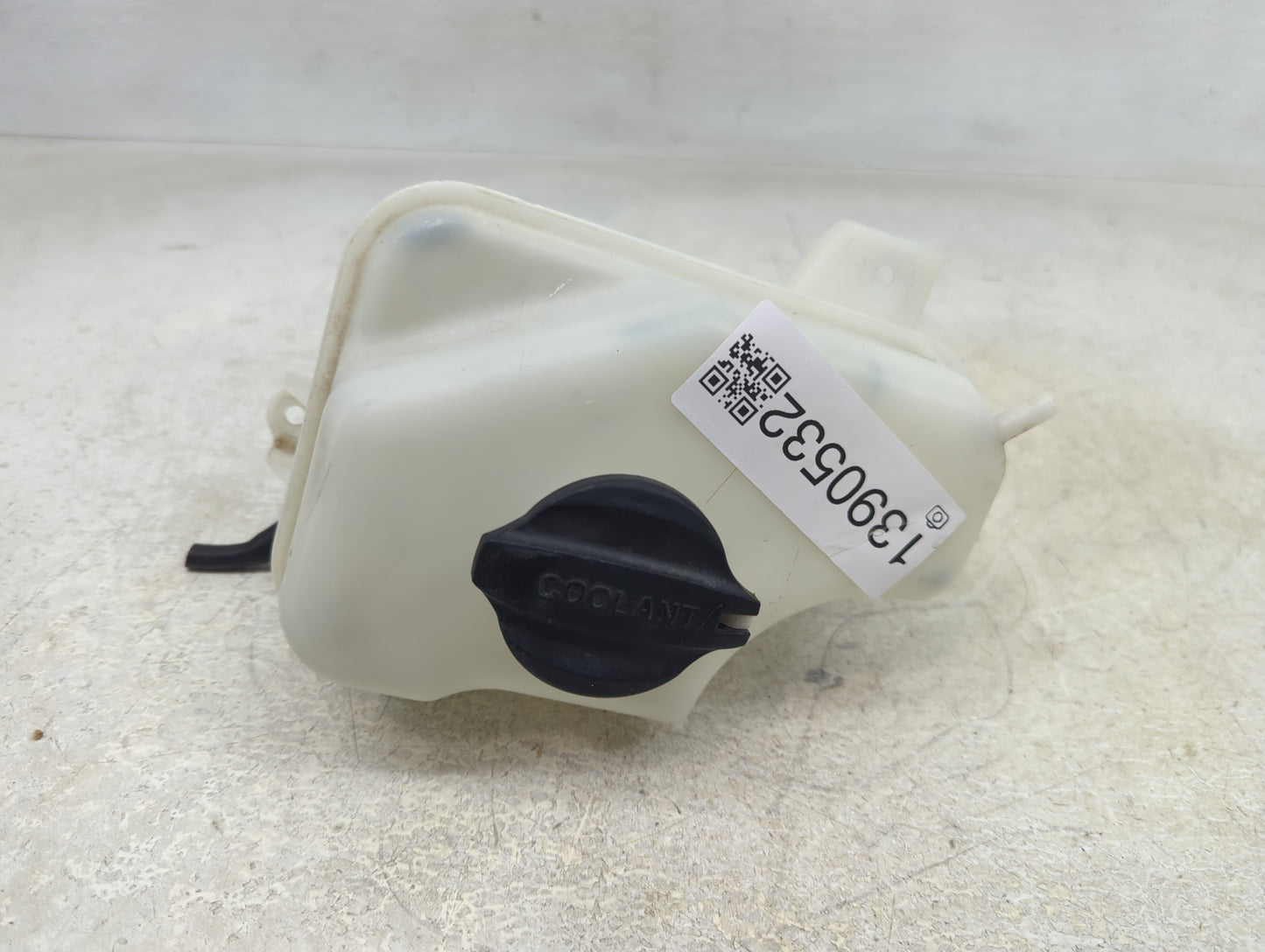 2011-2015 Hyundai Sonata Radiator Coolant Overflow Expansion Tank Bottle 1390532 - Oemusedautoparts1.com