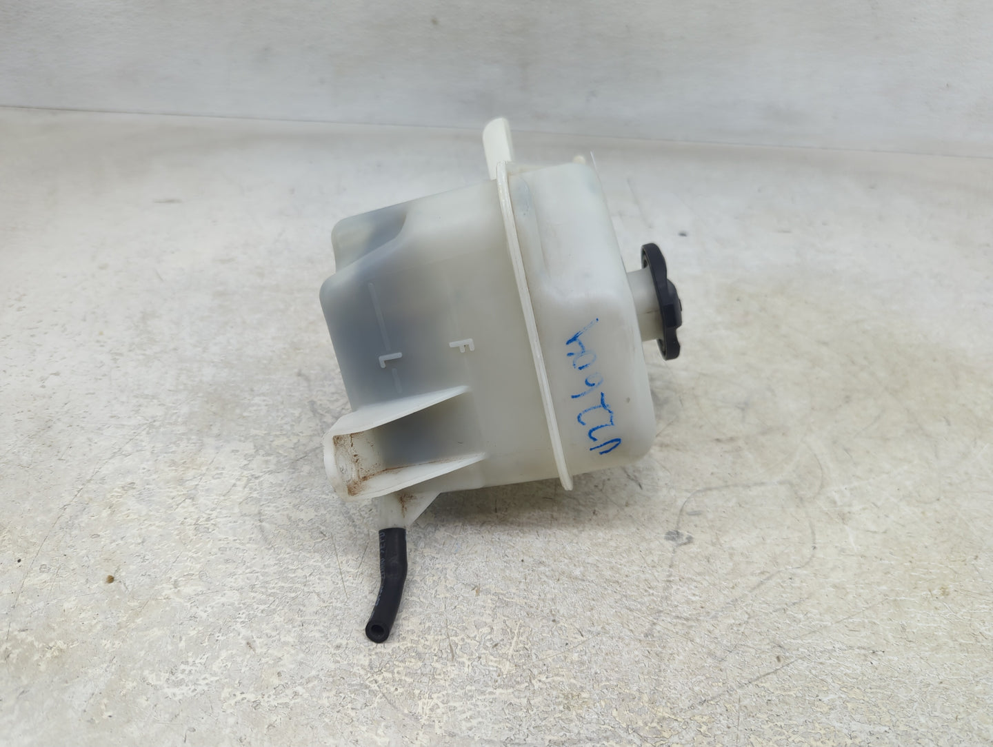 2011-2015 Hyundai Sonata Radiator Coolant Overflow Expansion Tank Bottle - Oemusedautoparts1.com