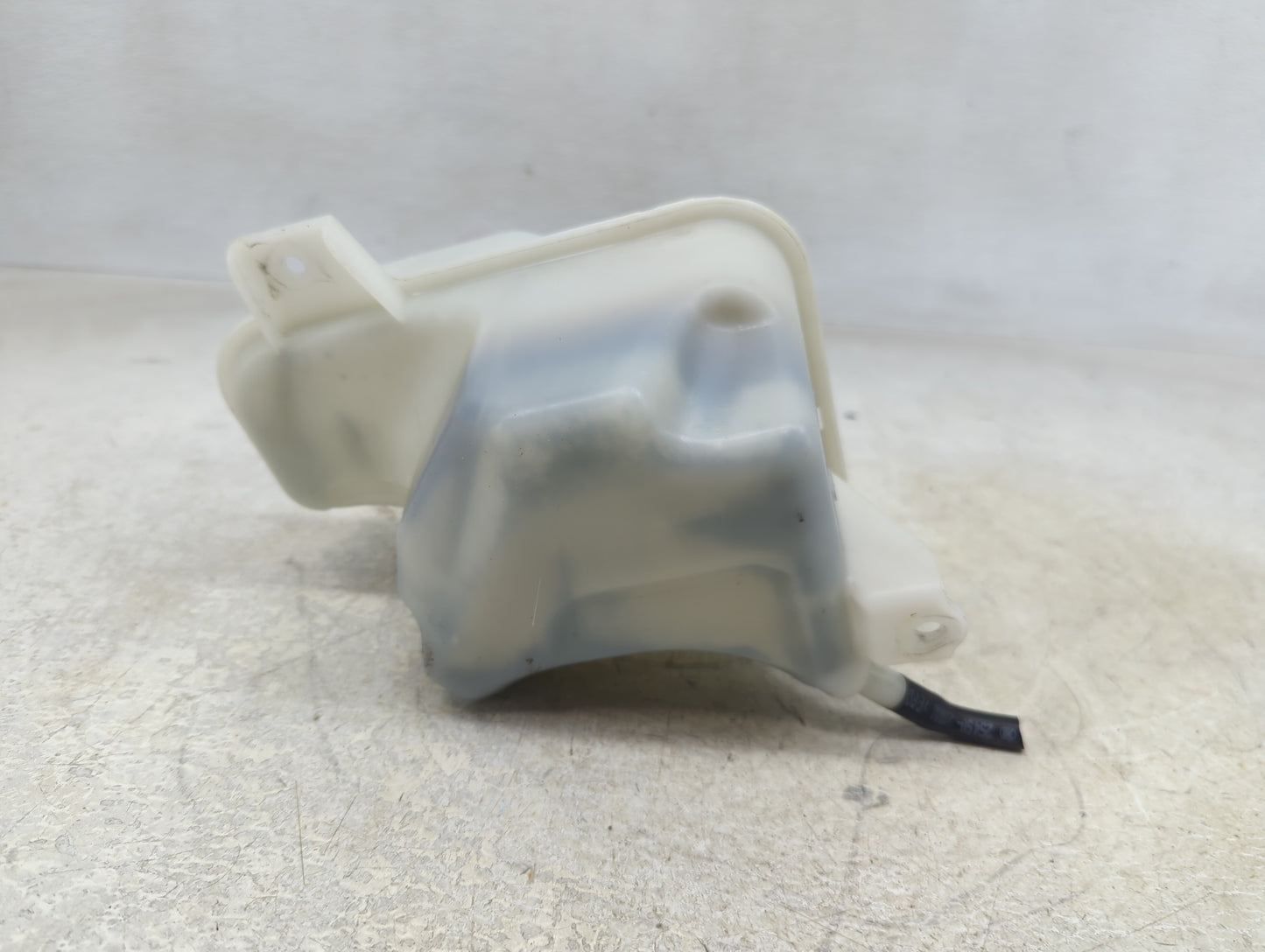 2011-2015 Hyundai Sonata Radiator Coolant Overflow Expansion Tank Bottle 1390532 - Oemusedautoparts1.com