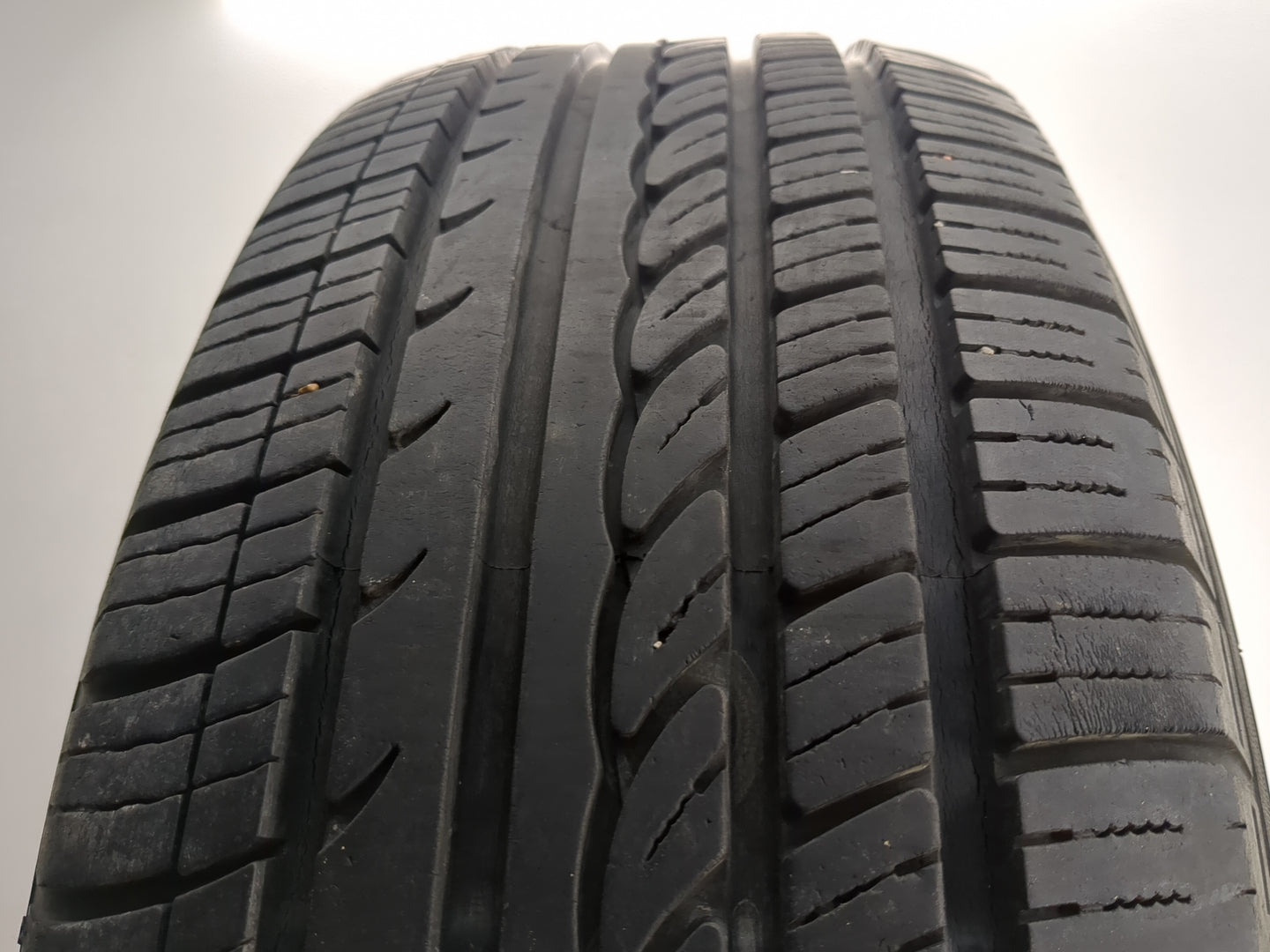 Used Tire 205/60R16 YOKOHAMA TORNANTE 91V - Tread Depth 9/32 - Oemusedautoparts1.com