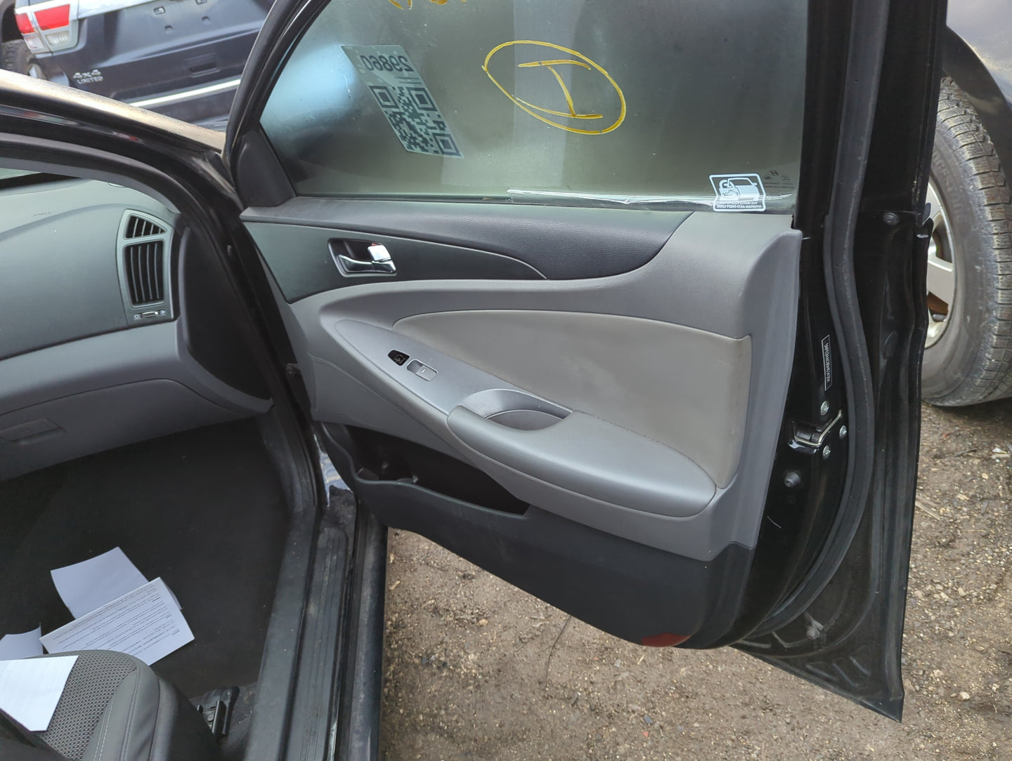 2013 Hyundai Sonata Front Right Passenger Interior Door Panel Trim 1400494 - Oemusedautoparts1.com