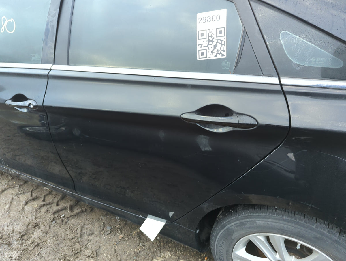 2011-2014 Hyundai Sonata Driver Rear Door Oem 1400566 - Oemusedautoparts1.com
