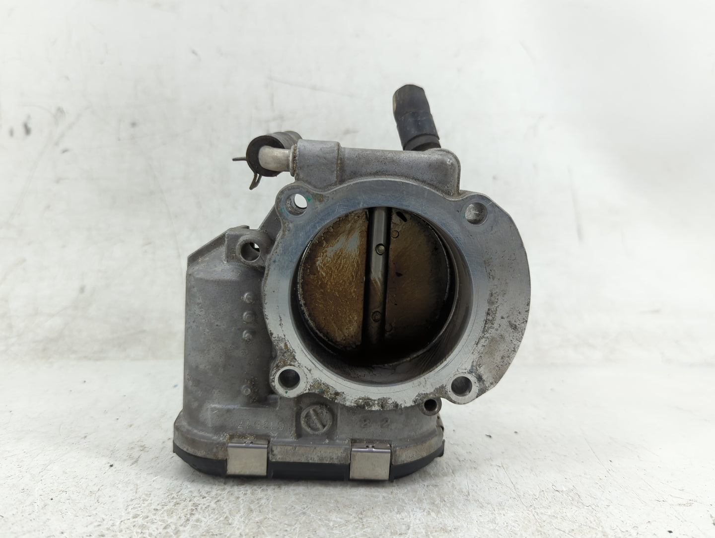 2011-2014 Hyundai Sonata Throttle Body P/N:35100-2G700 Fits Fits 2011 2012 2013 2014 2015 2016 OEM Used Auto Parts - Oemused