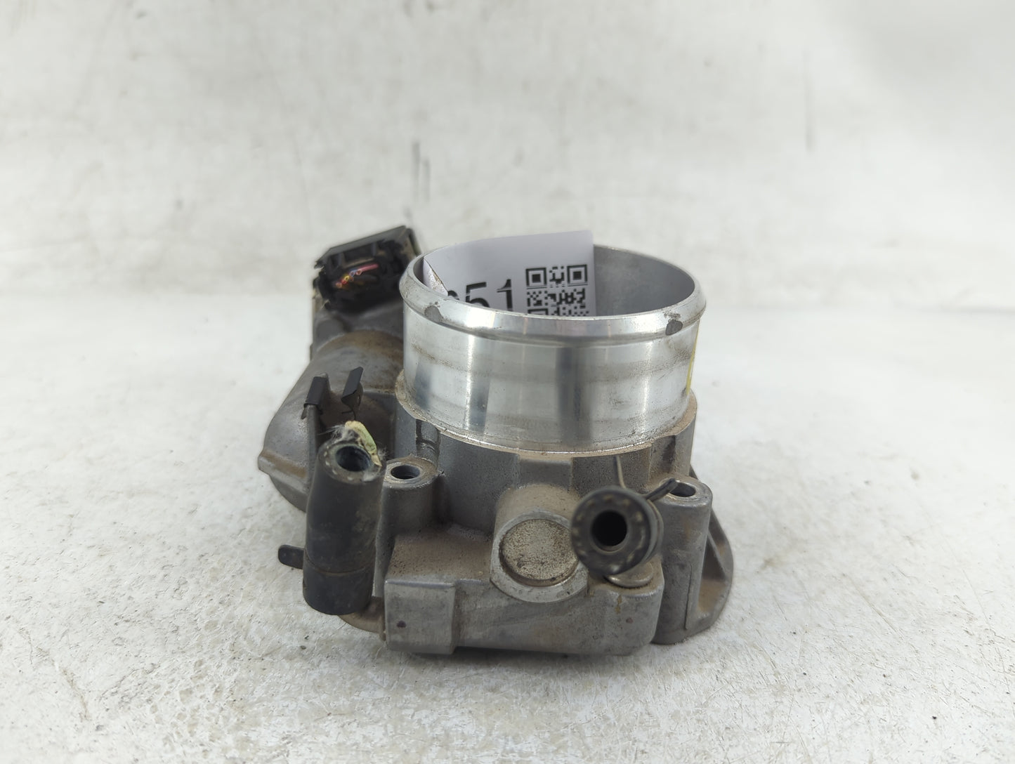 2011-2014 Hyundai Sonata Throttle Body P/N:35100-2G700 Fits Fits 2011 2012 2013 2014 2015 2016 OEM Used Auto Parts - Oemused