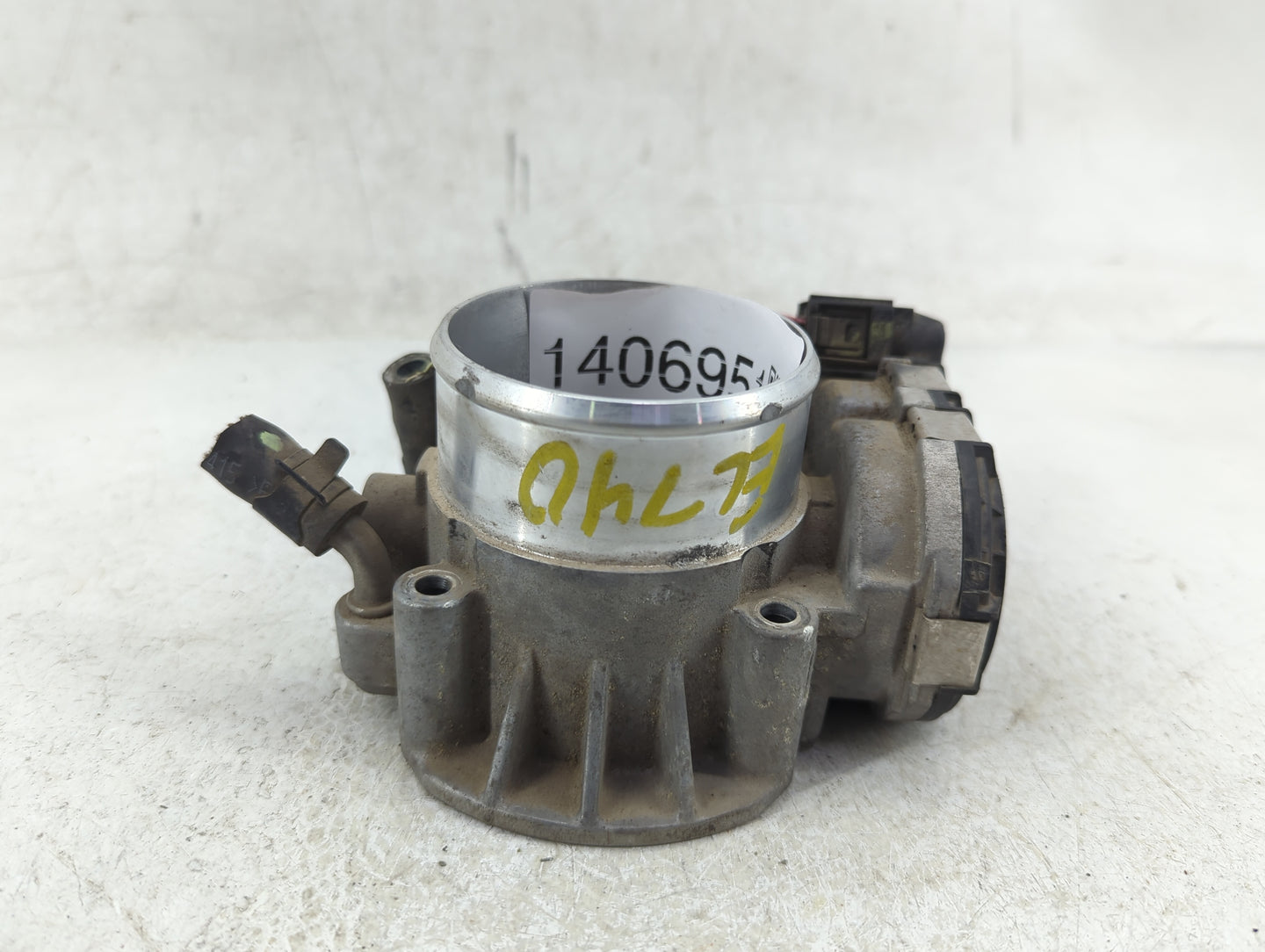 2011-2014 Hyundai Sonata Throttle Body P/N:35100-2G700 Fits Fits 2011 2012 2013 2014 2015 2016 OEM Used Auto Parts - Oemused